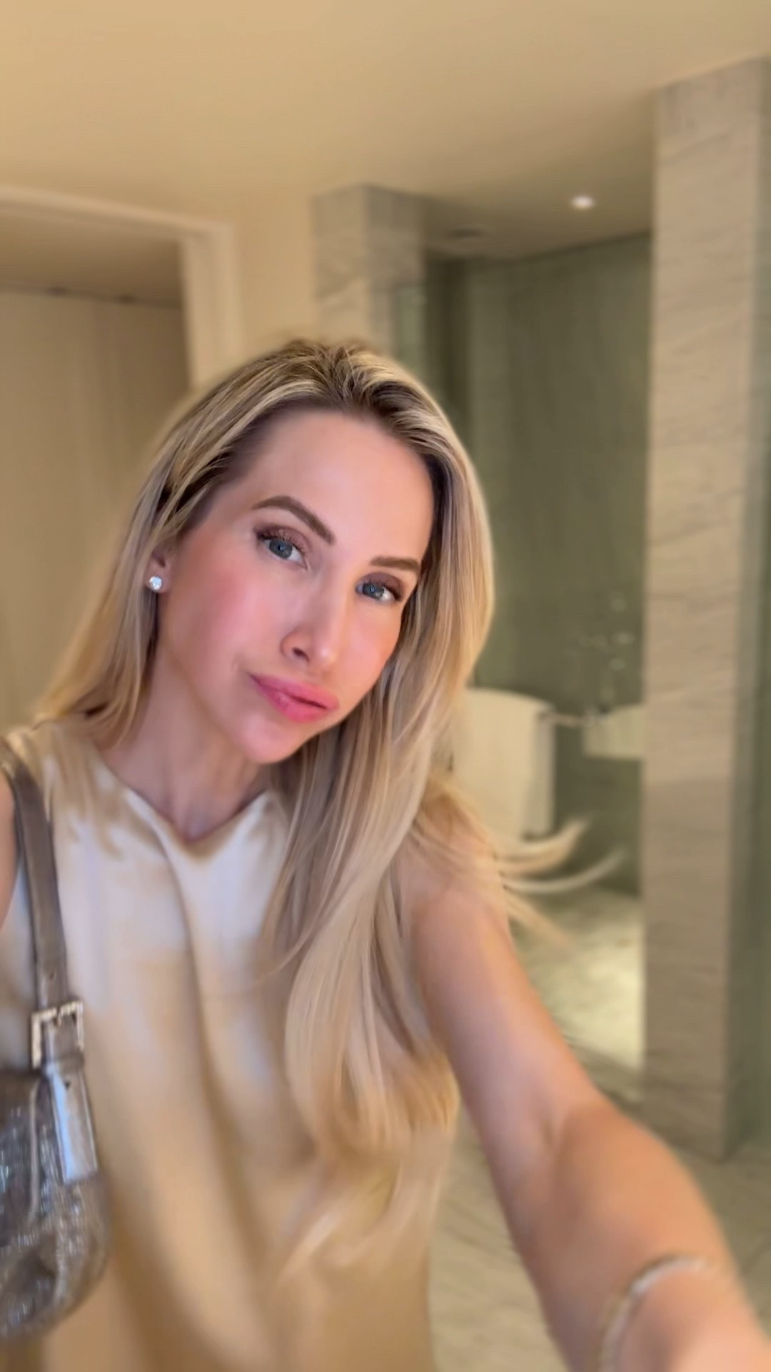 This silk dress 🤍