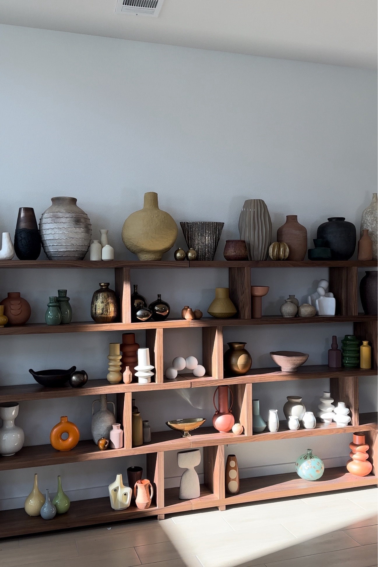 Cute decorative vases and book shelves perfect for any area in the house 

#LTKhome #LTKsalealert #LTKstyletip