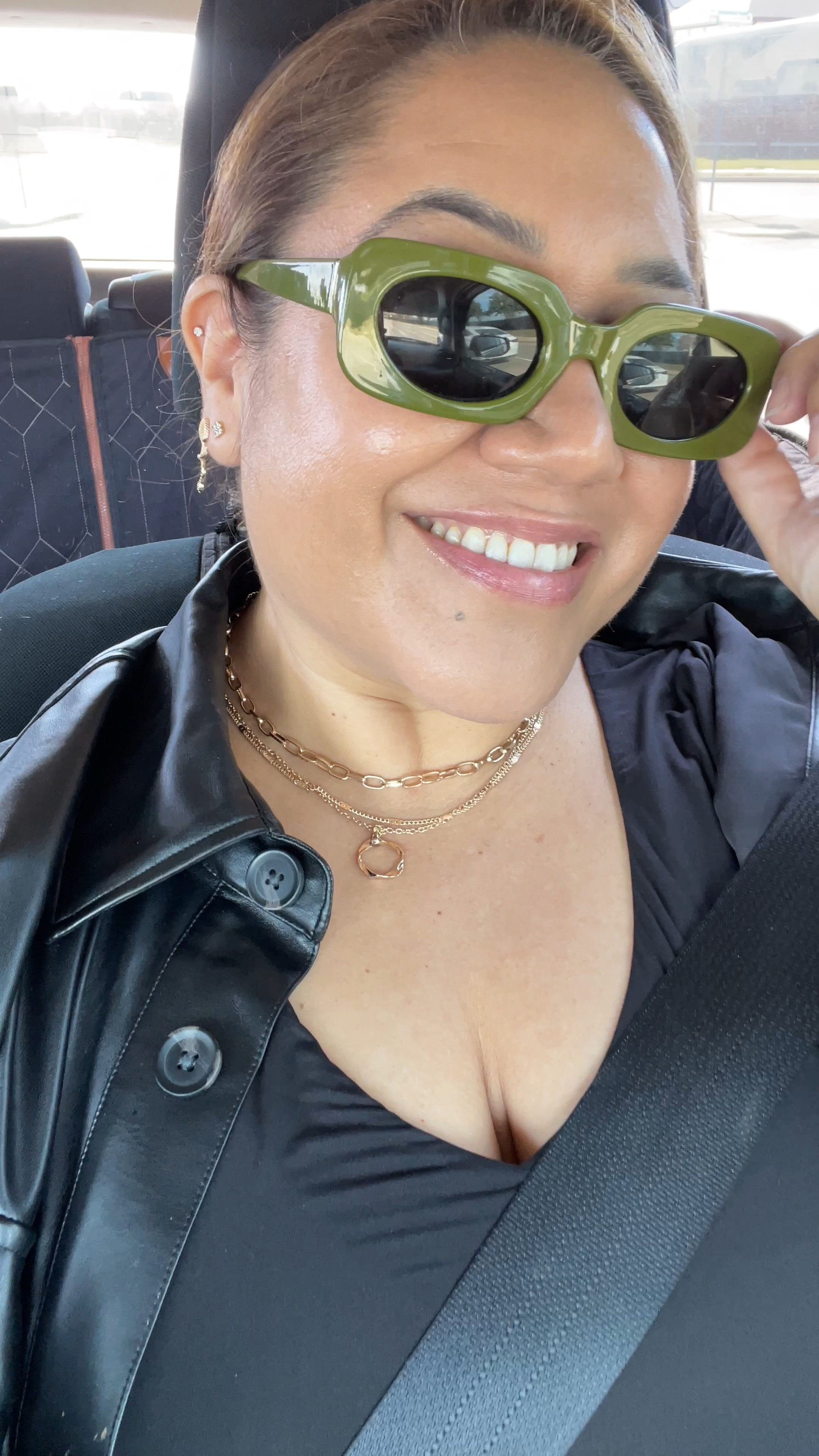 Afternoon running errands on this sunny Saturday wearing the spf 50 mineral drops from Odacité

Jewelry from Amazon. 
Glasses from Nordstrom.
Loft jacket.
Top from Amazon.

#LTKOver40 #LTKActive #LTKBeauty