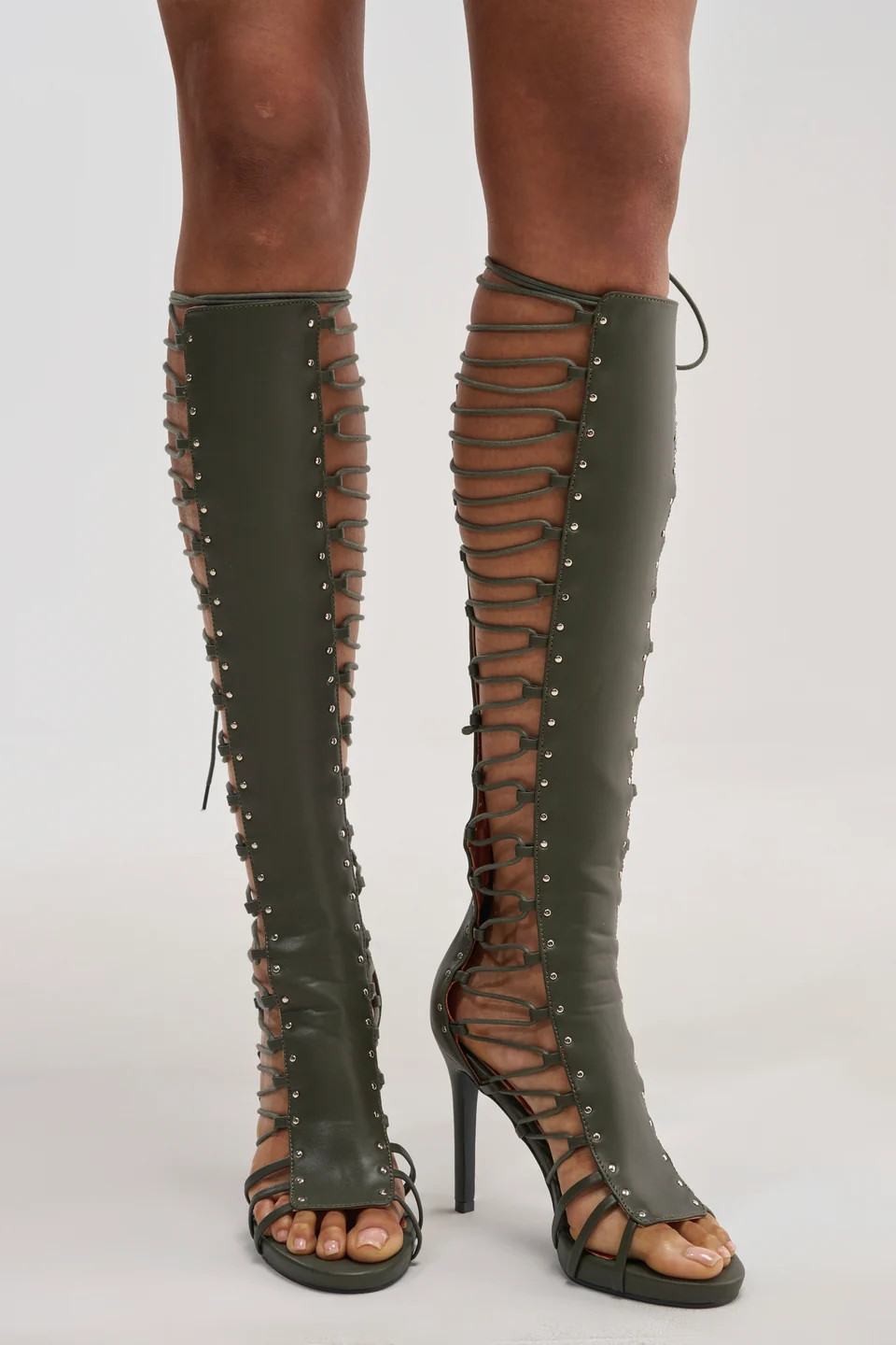 AKIRA Azalea Wang Rosalina Olive Gladiator To The Knee Sandal | Size 6 | AKIRA