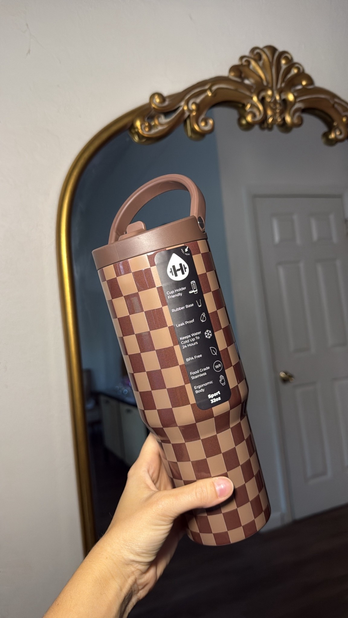 Had to get my hands on this new Autumn Checkers print by Hydrojug!! 🤎 #hydrojug #checkered #hydrojugfallprints #waterbottle #sportbottle #checkeredprint #fall #autumn 

#LTKHome #LTKFallSale #LTKSeasonal