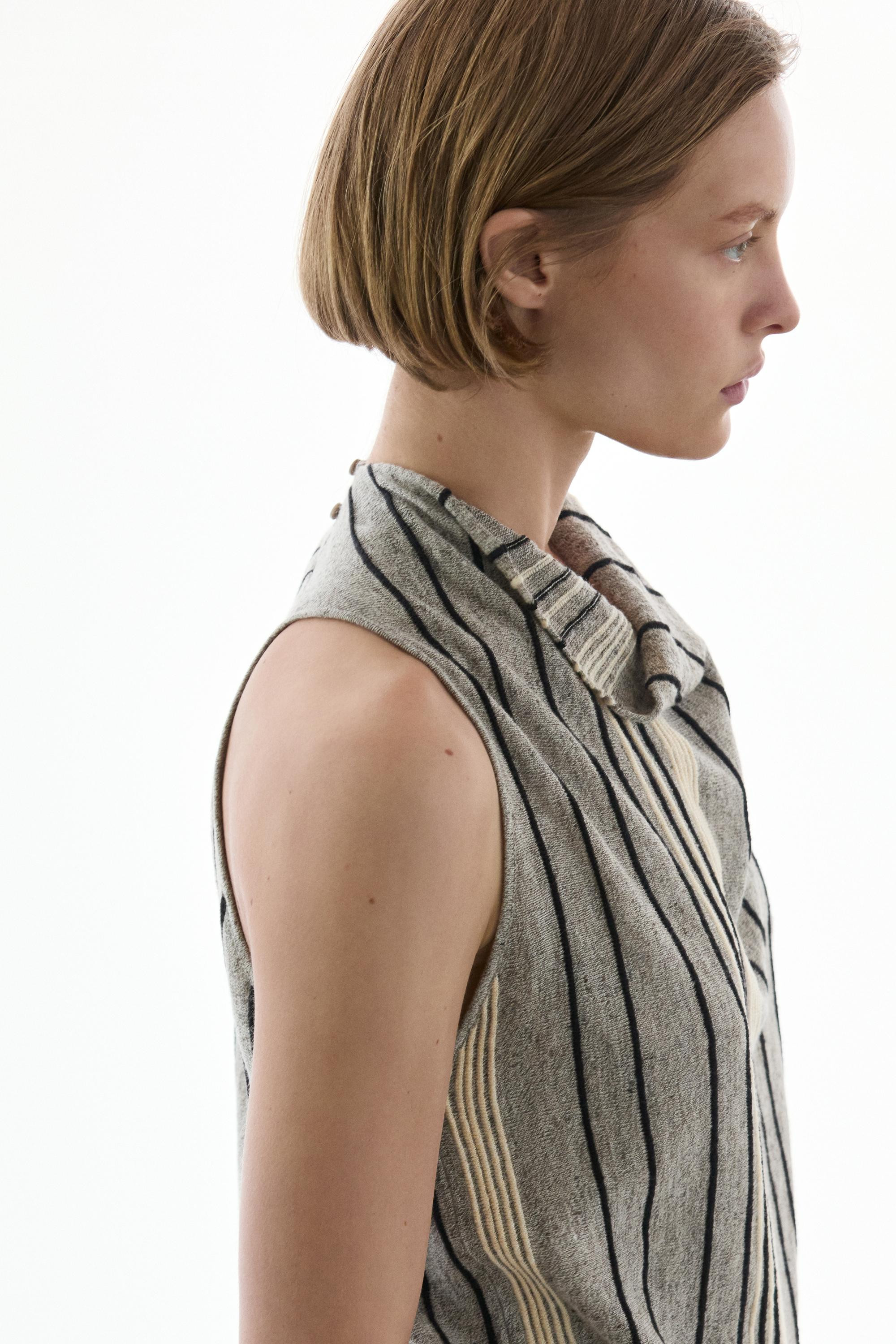 Linen blend top with draped neckline | Massimo Dutti US