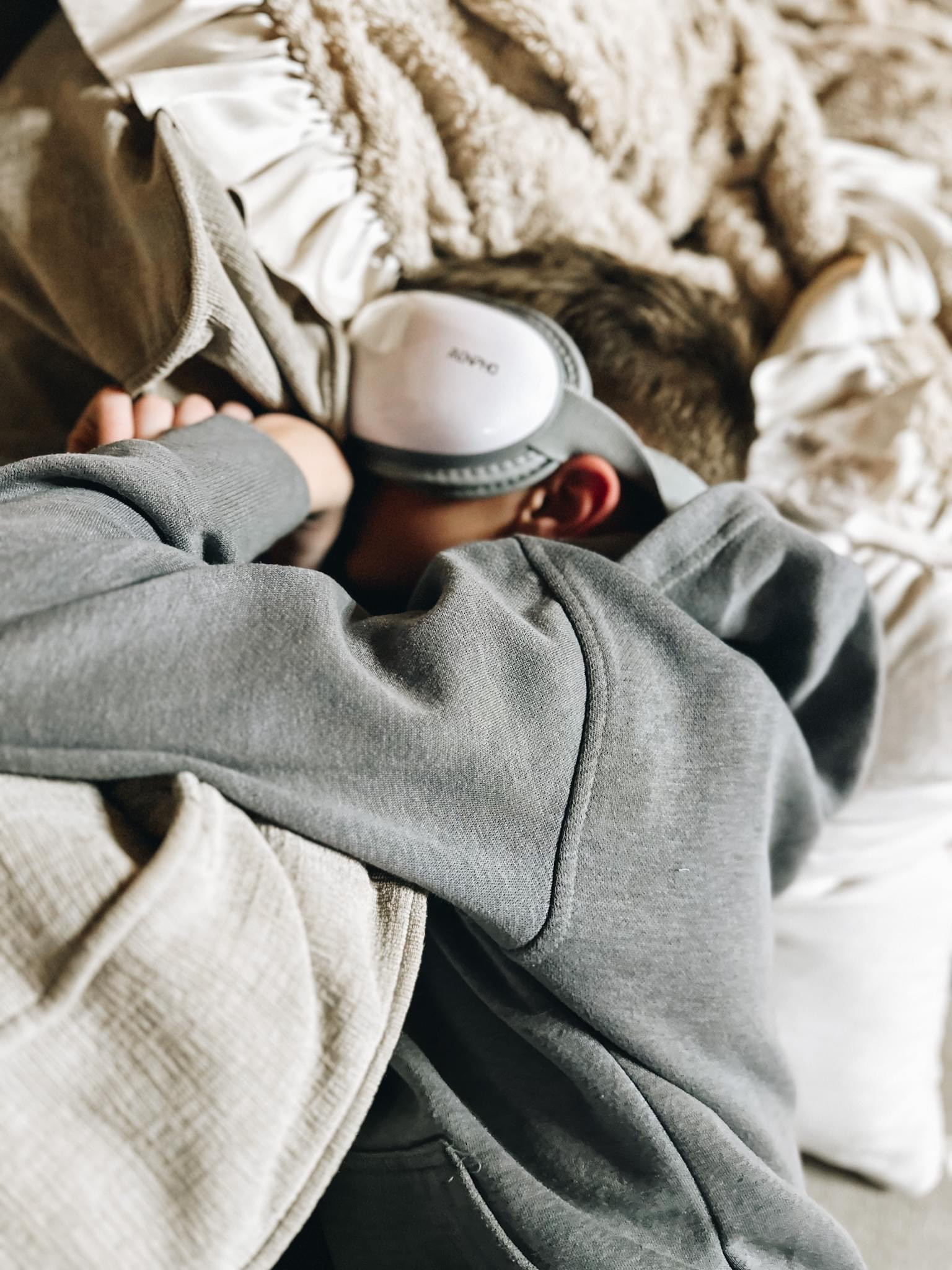 My kids love the renpho’s! 
Helps with Rhodes dry eyes with heat and massaging! 
Fashionablylatemom 
Vibrations 
3 different colors 
Sale alert 
RENPHO Eyeris 1 - Eye Massager for Migraines with Remote, Heat, Compression, Bluetooth, Heated Eye Massage Mask, Eye Care Device for Eye Relief, Dry Eyes, Improve Sleep, Mom Women Birthday Gifts Ideas


#LTKsalealert