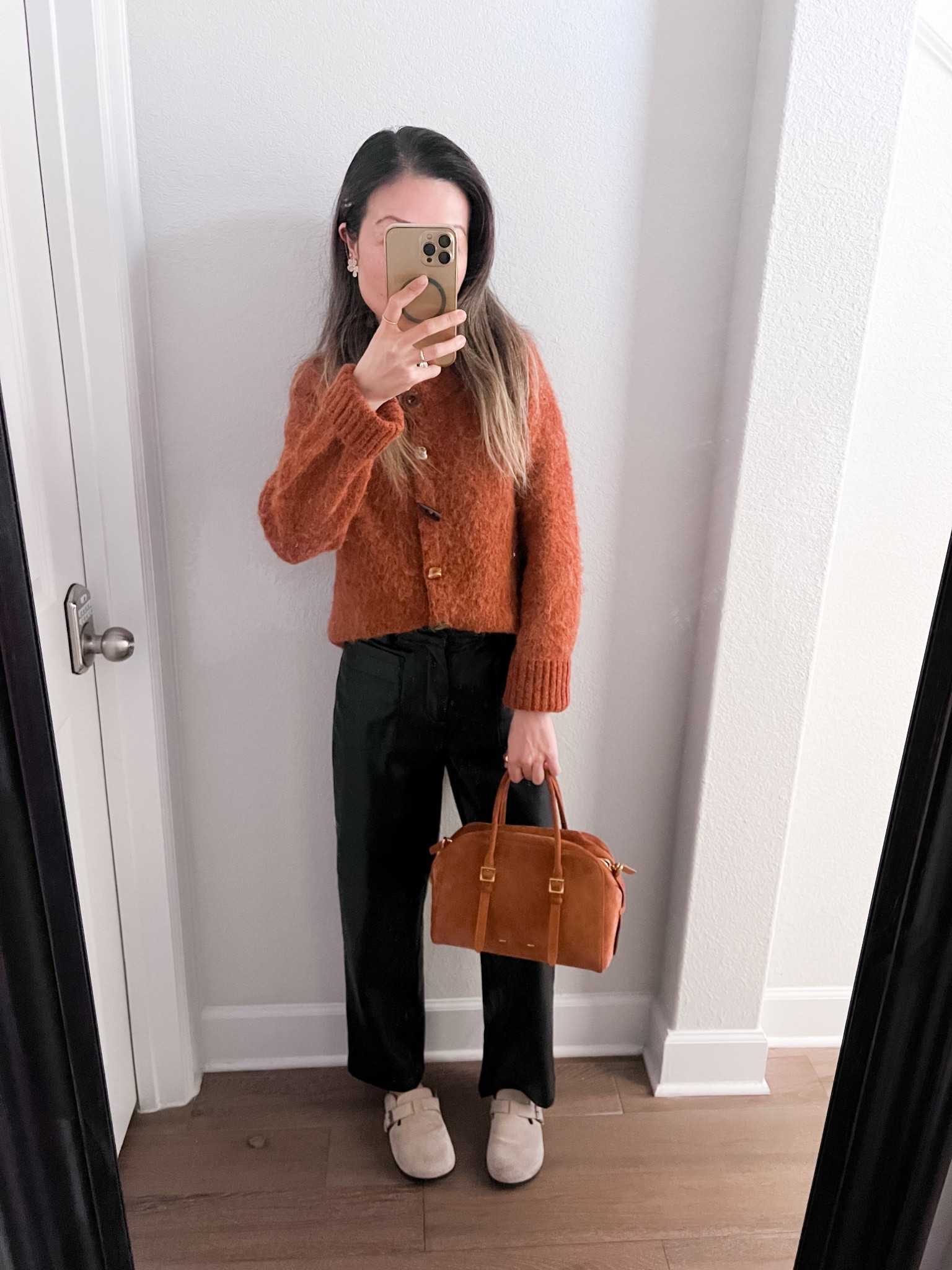 Cozy ginger color cardi 

#LTKHoliday #LTKOver40 #LTKmomlife