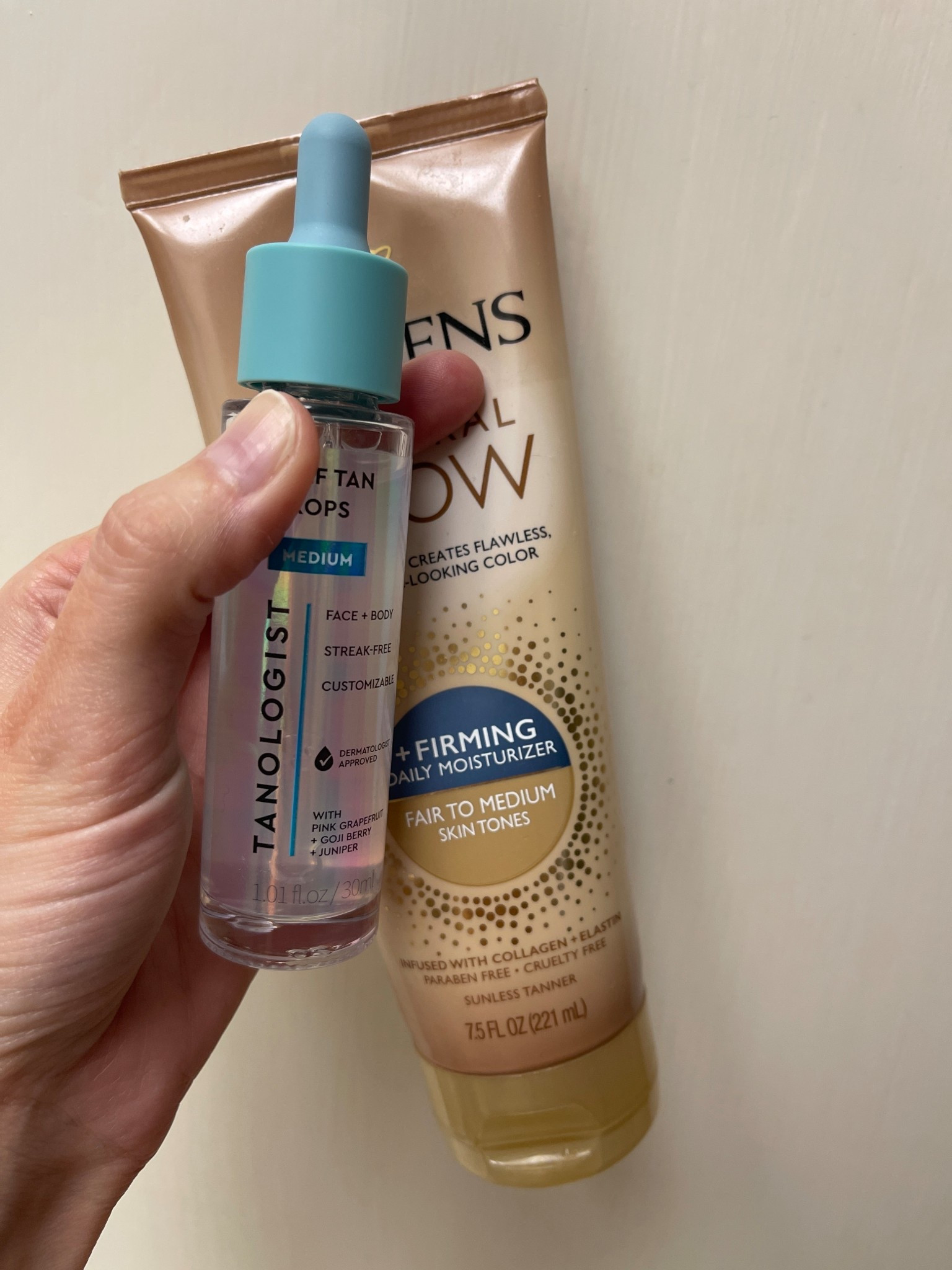 The 2 products that keep my skin golden 

Self tanner
Tanning drops


#LTKgrwm #LTKselfcare #LTKBeauty