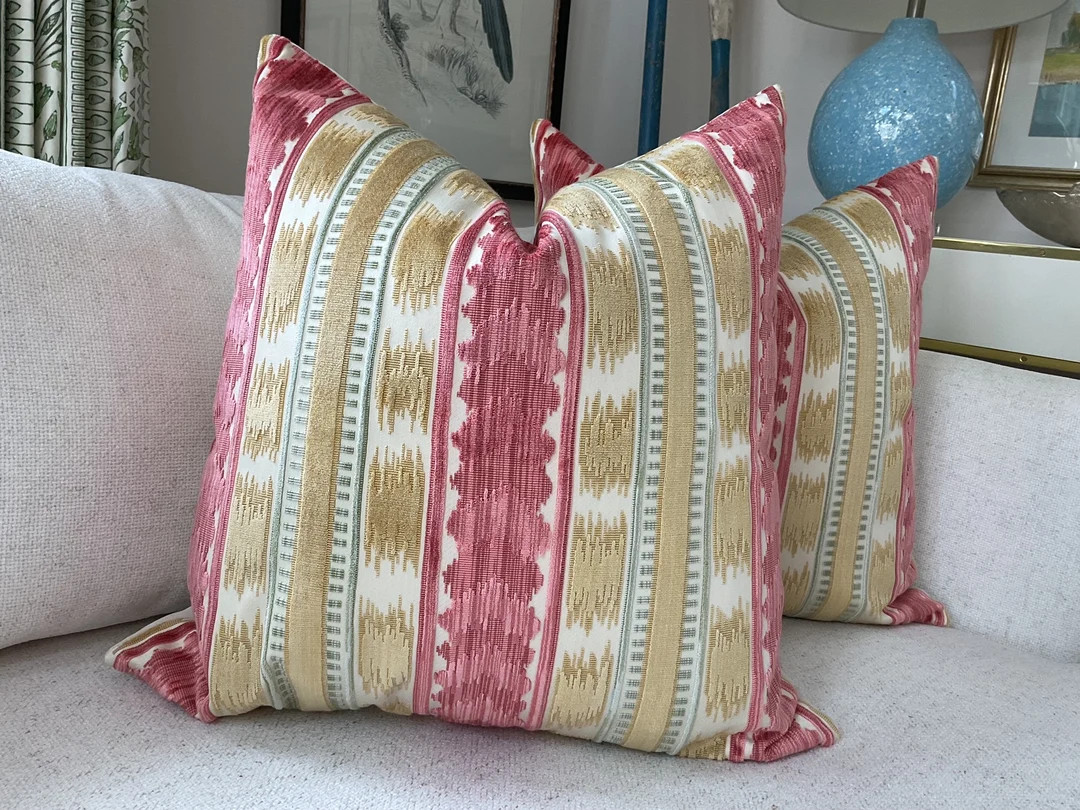 Brunschwig and Fils "bayeaux" Velvet in Rose Pillow Covers - Etsy | Etsy (US)