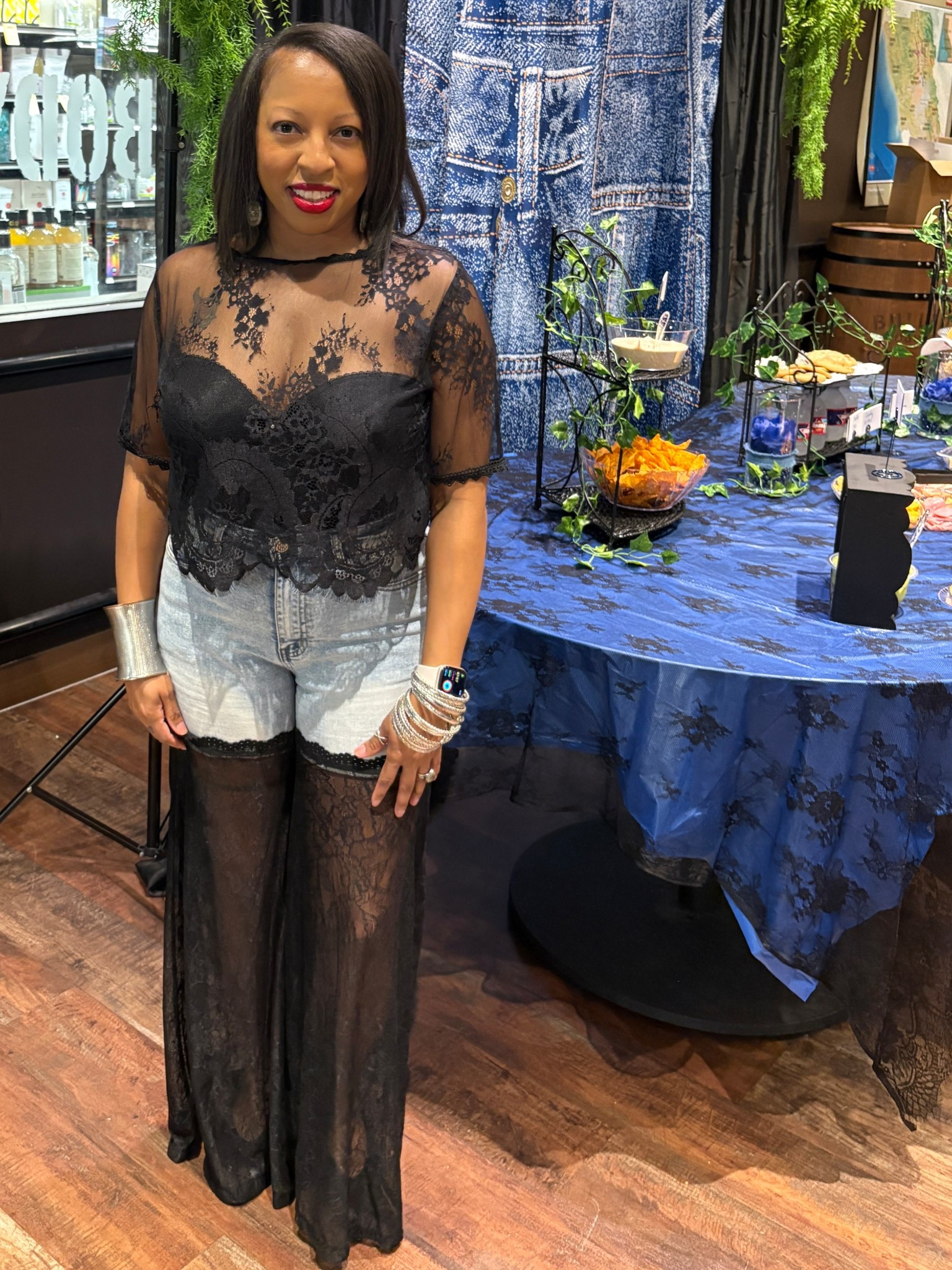 Denim and black lace


#LTKStyleTip #LTKShoeCrush #LTKPetite