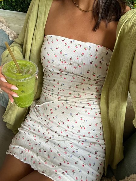 summer floral tube dress and green linen shirt outfit 🍃

*wearing size 4 tube dress and size 10 shirt 