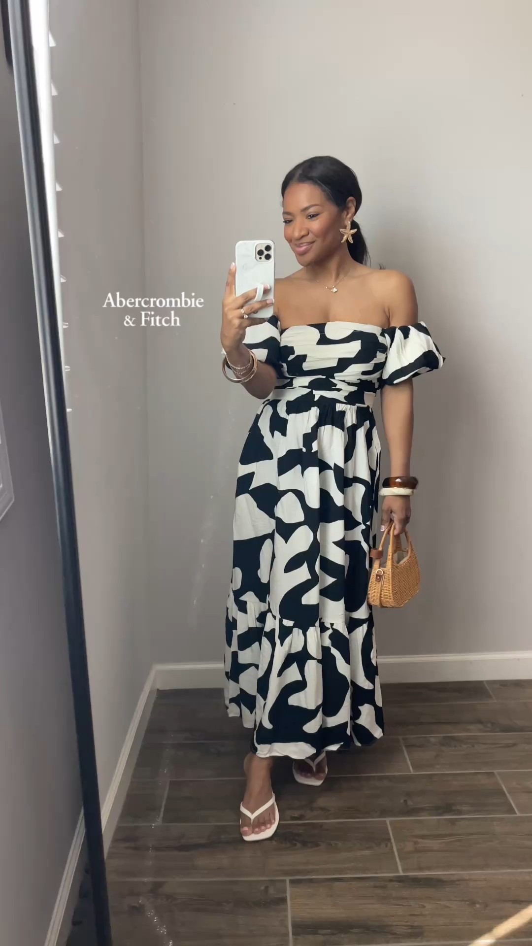 This dress is so flattering! I’m wearing a small 

#ltkfindsunder100 #ltktravel #ltkfindsunder50



#LTKWatchNow