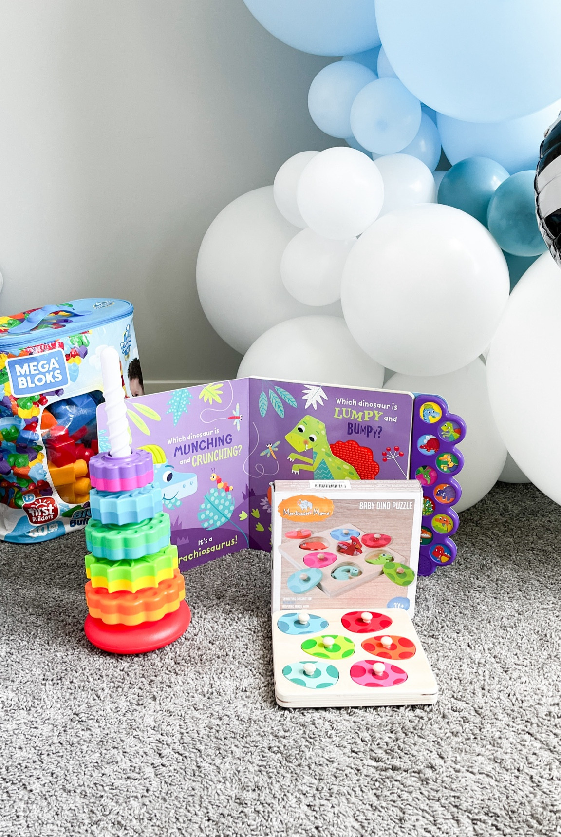 First birthday gift ideas for boys who love dinosaurs 🦕 🦖 

Dinosaur themed birthday gift ideas, one year old boy gift idea, one year old toys, dinosaur book 