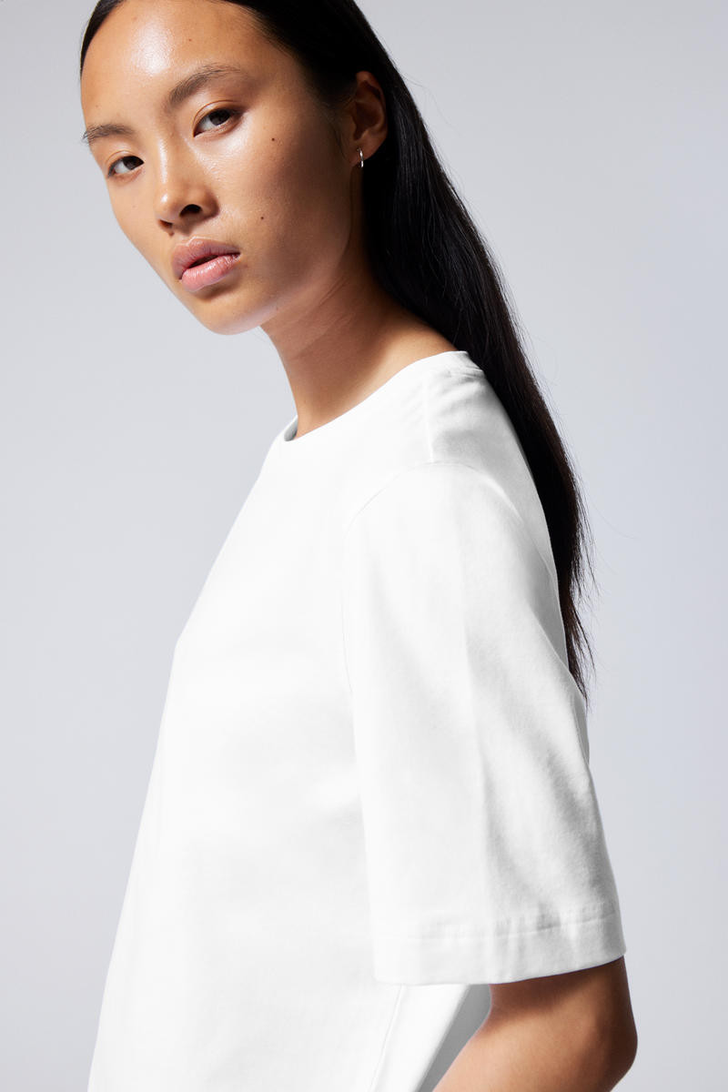 Perfect Boxy T-shirt | Weekday