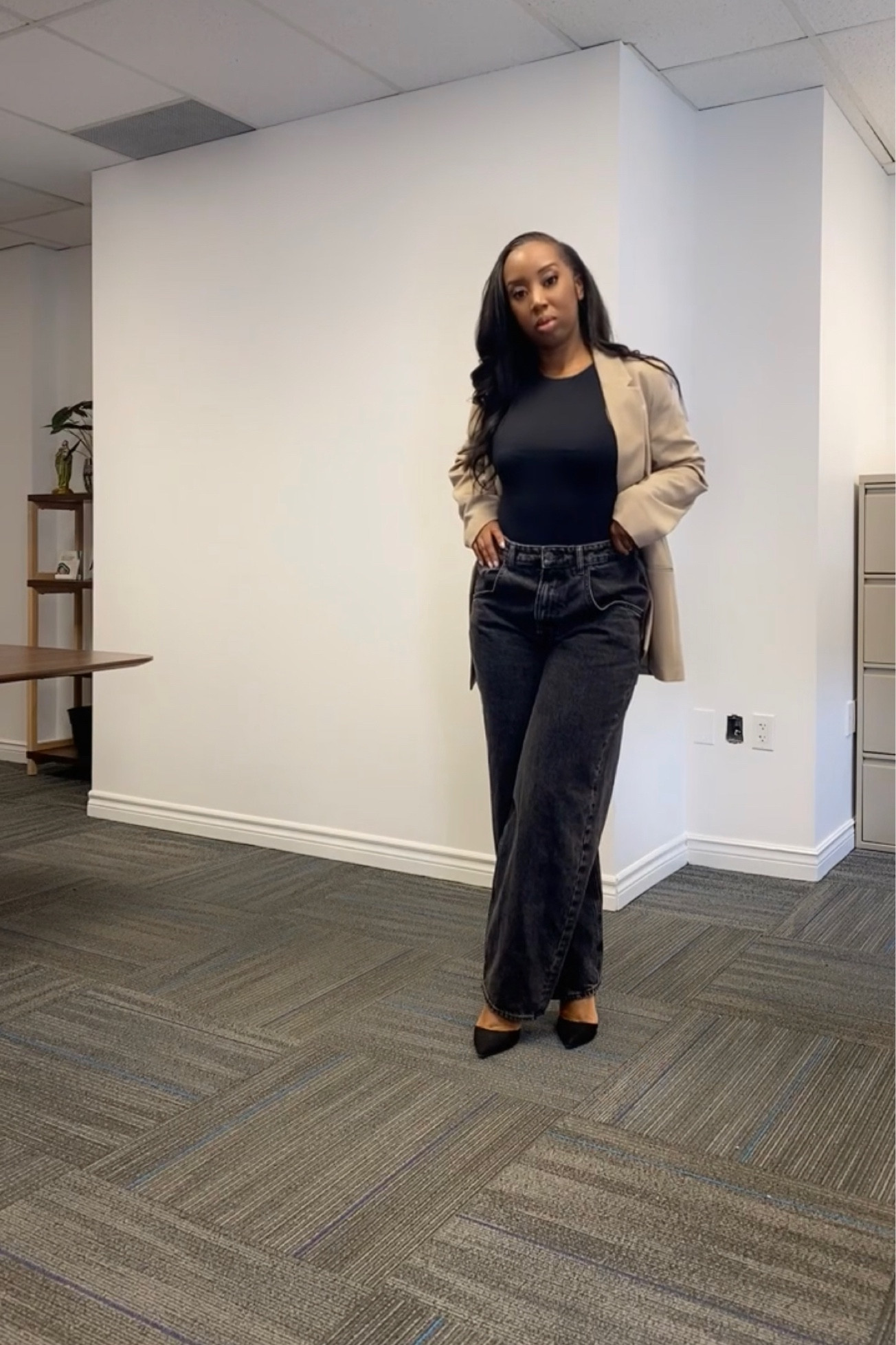 Jeans are no longer available on the Zara website so I linked a similar pair 🤍

#LTKworkwear