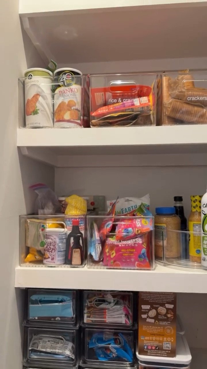 Pantry organization! All my favorites from the container store 👏