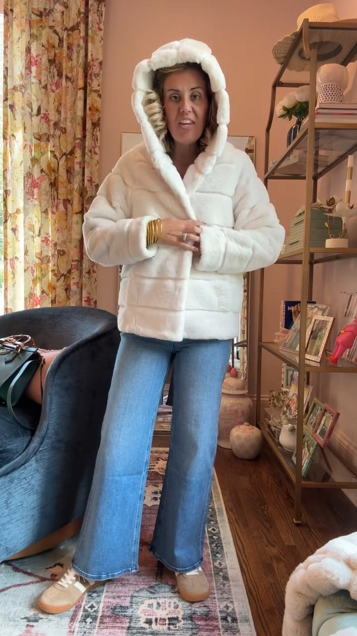 Quince brought their fur coats back and they are fabulous!! 
Coats - xs 
Tank - small
Jeans - 26 short (Seaside blue wash)
Sneakers - 8 tts

#LTKdayinmylife #LTKSeasonal #LTKOver40