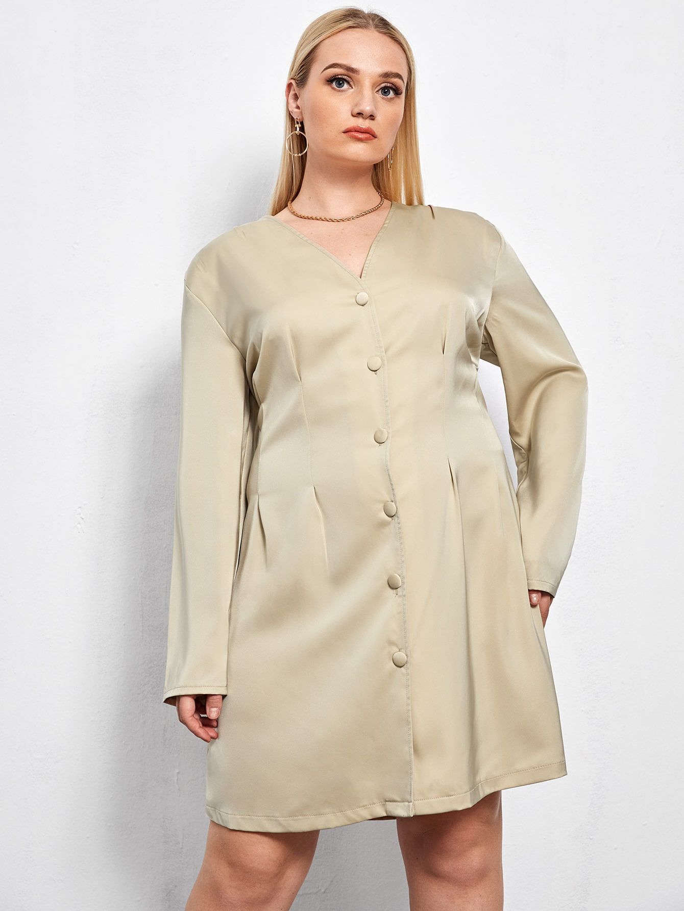 Plus V-neck Covered Button Dress | SHEIN