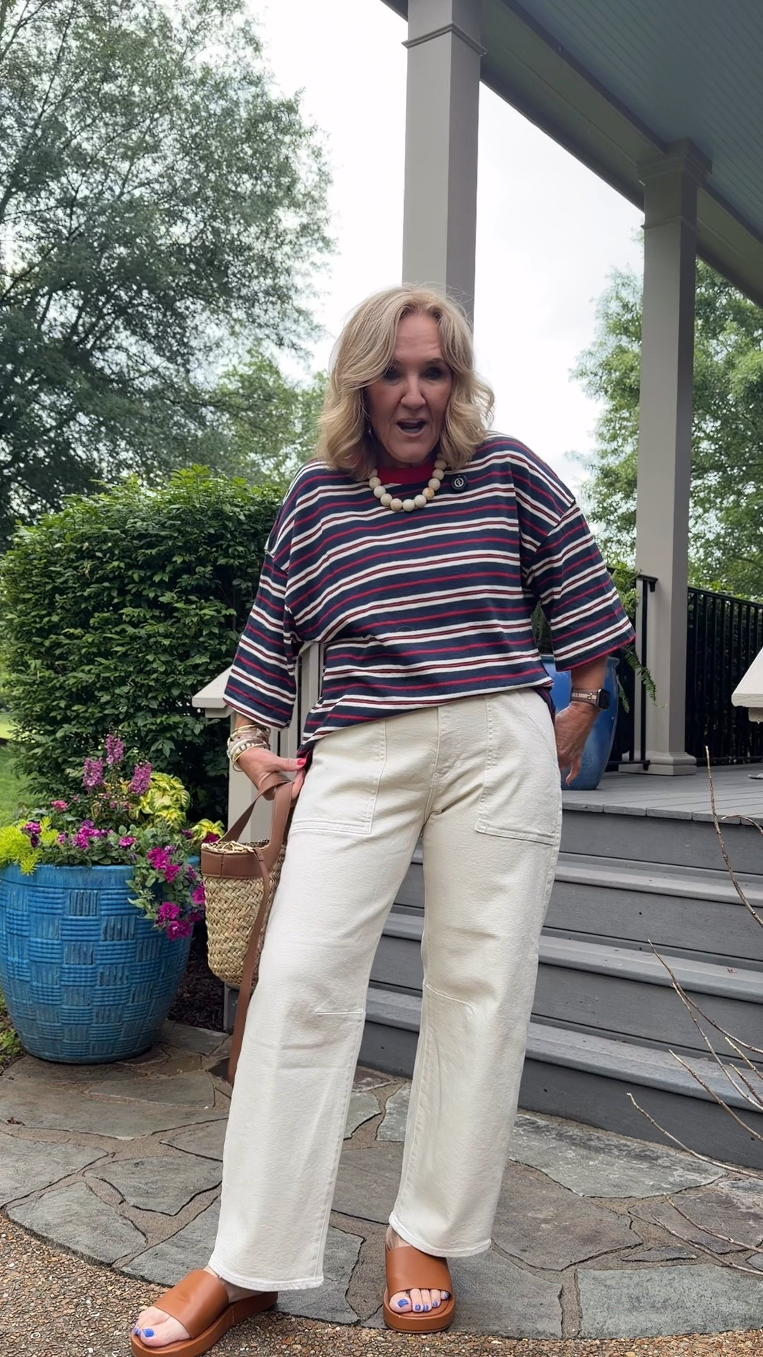 🫶🏻This striped top from AVARA is such a good everyday piece ⚓️🤍 Relaxed, comfortable, and easy to style with denim or utility pants for an effortless summer look.