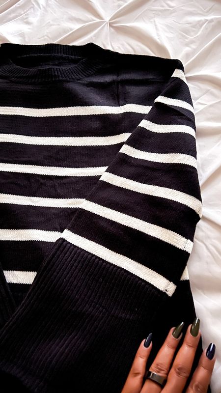 Also new in from Amazon. Stripes are having a moment and I'm totally here for it. 

Oversized striped sweater, fall separates, black and white striped sweater, bump friendly, maternity tops. #FoundItOnAmazon #ltkmidsize #ltkunder50 

#LTKworkwear #LTKcurves #LTKSeasonal