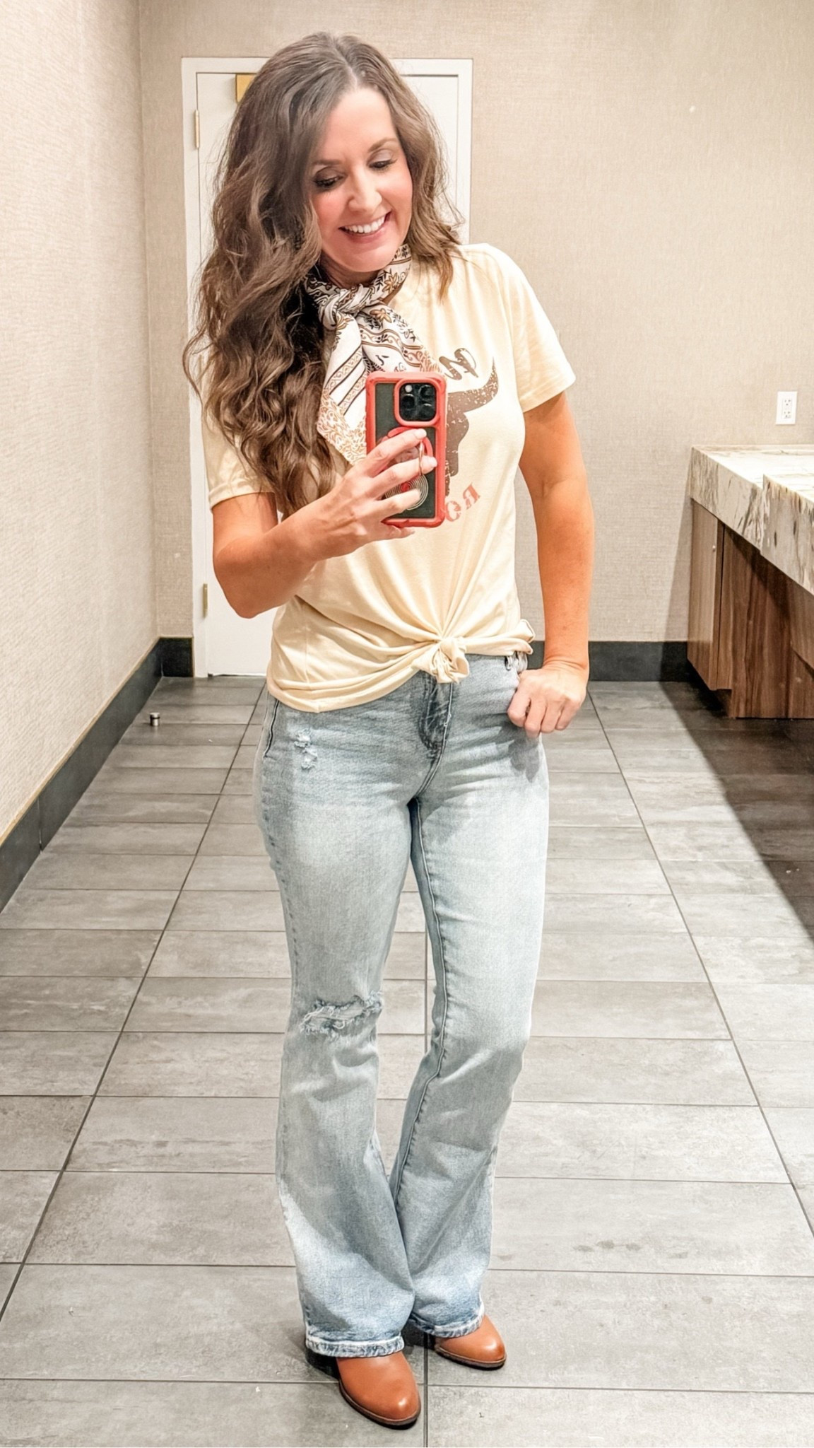 Fall outfit idea! Women’s fashion, fall fashion, fall ootd, fall outfit inspo, fall denim, flare jeans, date night outfit, Texas outing

#LTKSeasonal #LTKStyleTip #LTKOver40