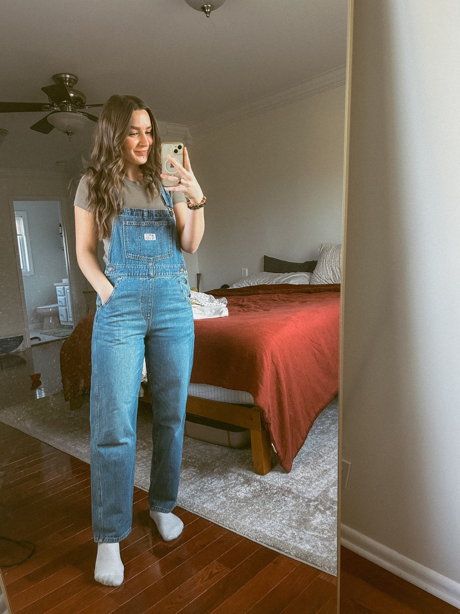 the perfect spring overalls 🤪🌷🌼🌿 i’m wearing a size small! my waist is 28”, and im 5’5”/135lbs  

#LTKSpringSale #LTKSaleAlert #LTKSeasonal