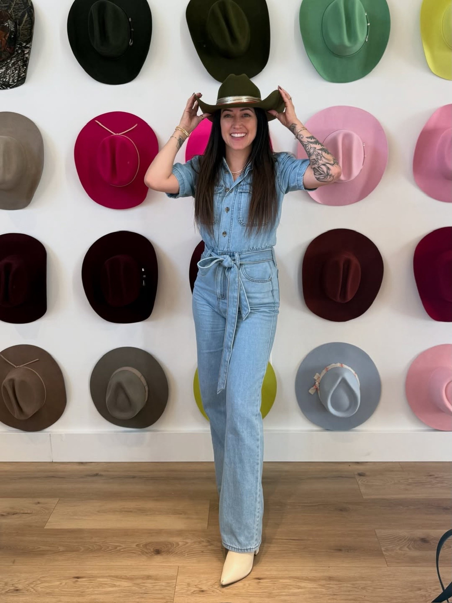 Target long denim jumpsuit romper with white booties


#LTKFindsUnder100 #LTKHoliday #LTKPetite