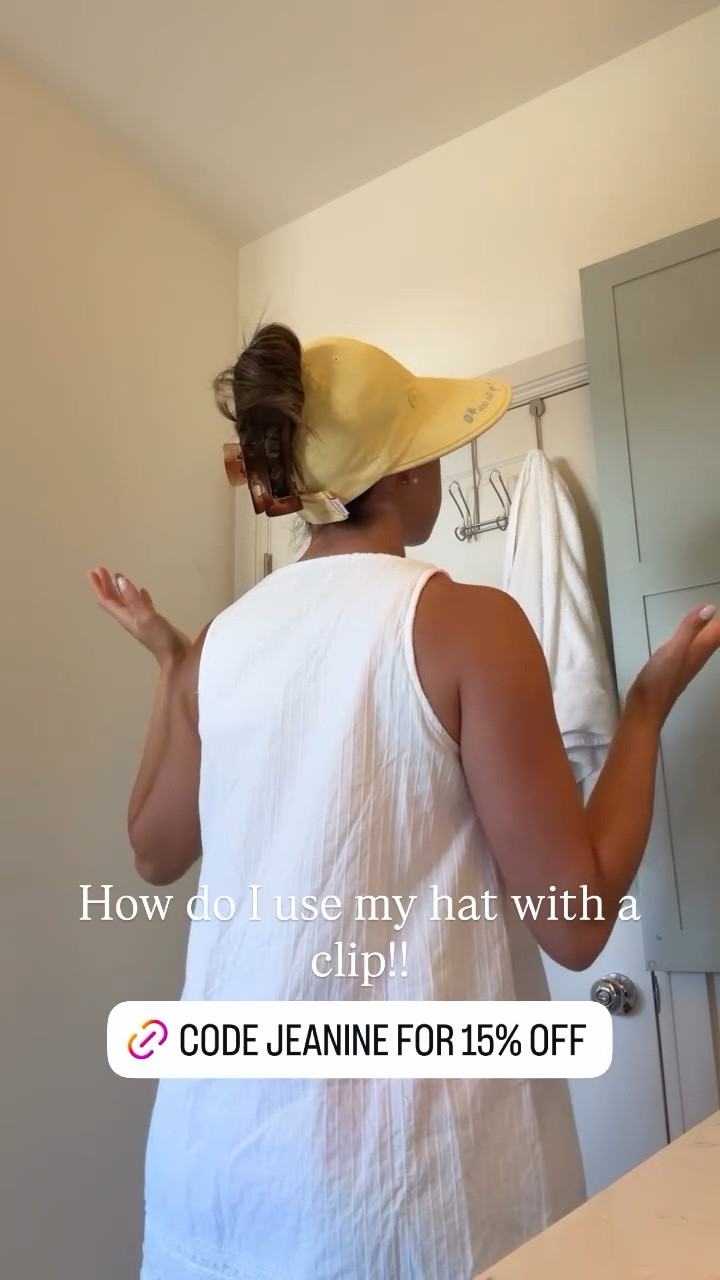 How do I use my hat with a clip!!

#LTKootd #LTKSeasonal #LTKgrwm