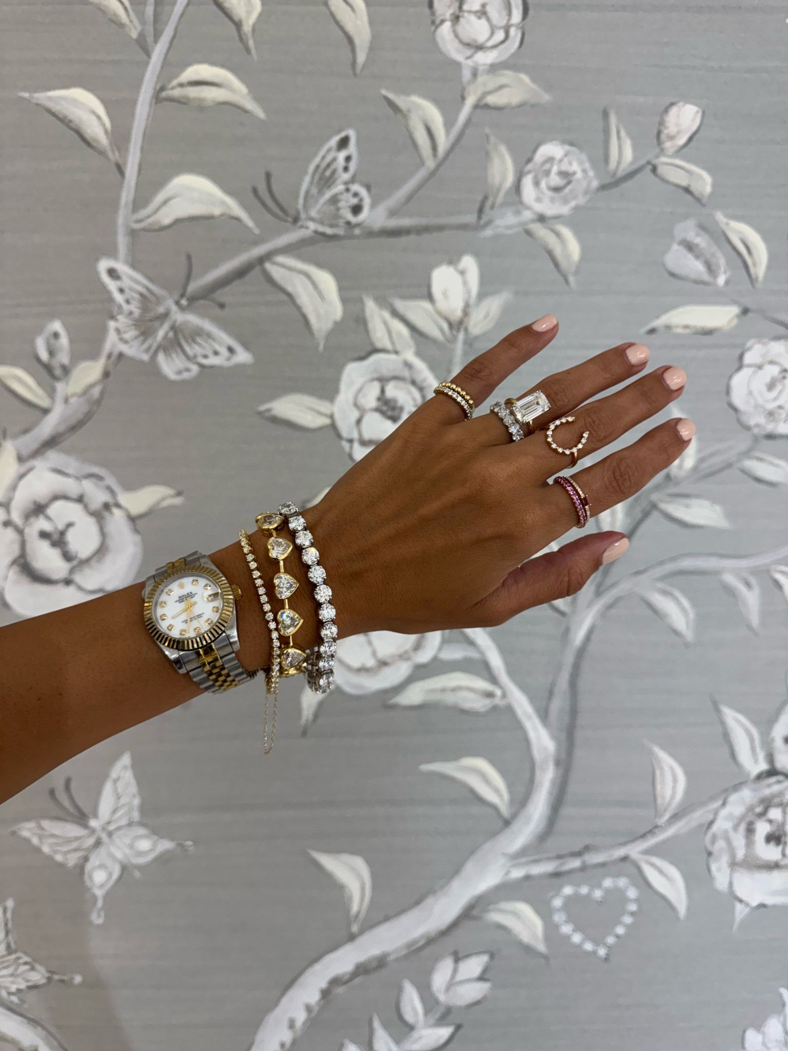 a little hand party at @rwfine 💎

#LTKStyleTip