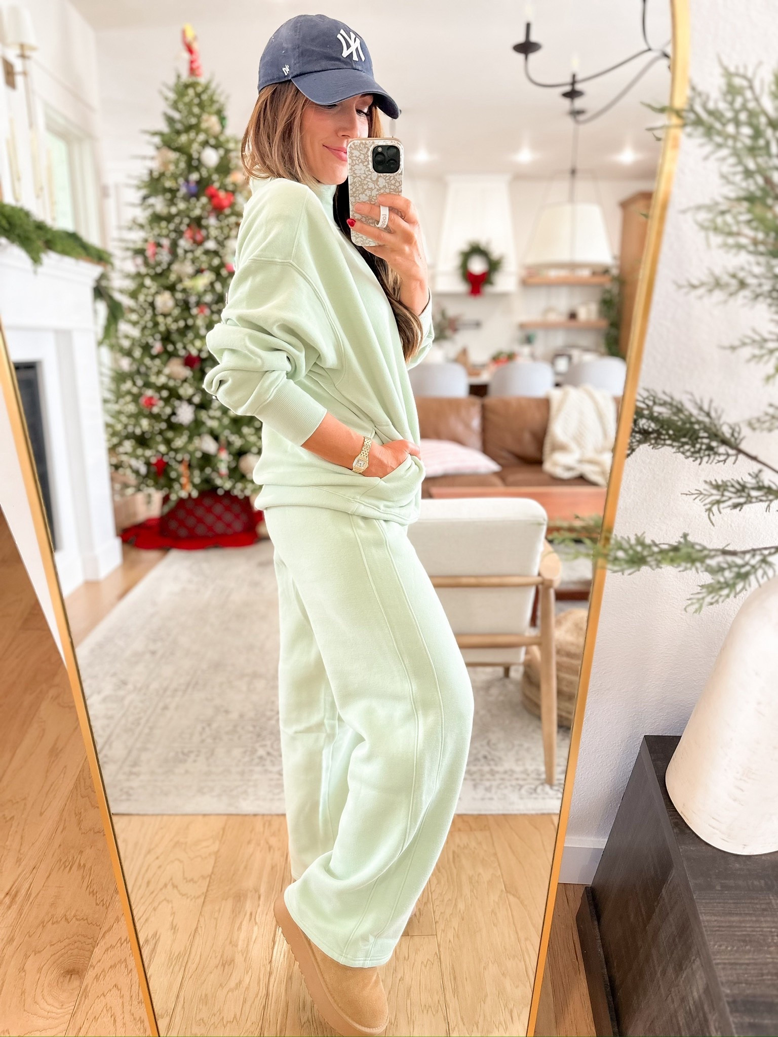 This set from Aerie is so comfy! It comes in several color options as well! 

#LTKmomlife #LTKActive #LTKSaleAlert