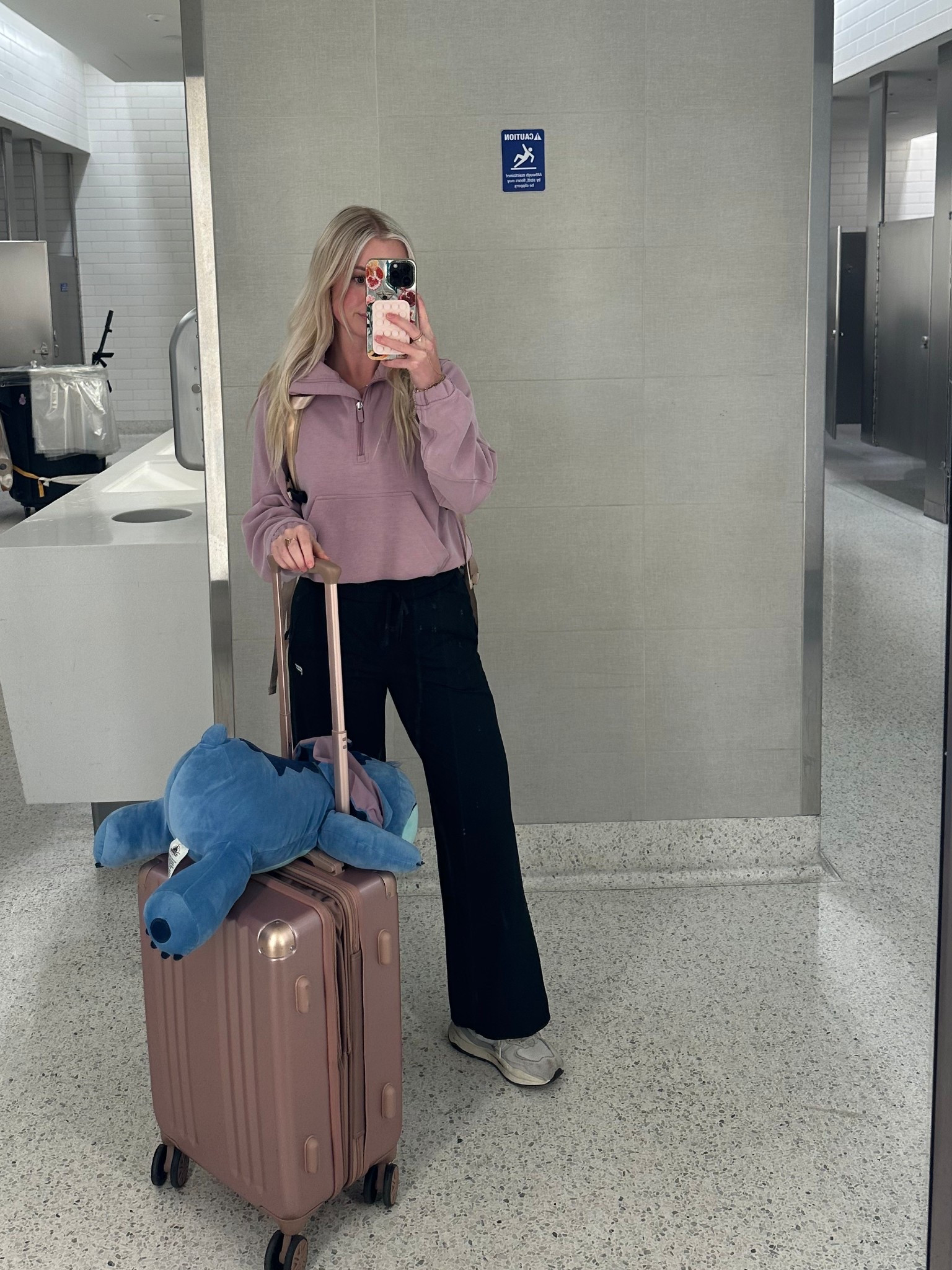 Airport fit 🩷

#LTKGiftGuide #LTKHoliday #LTKSeasonal