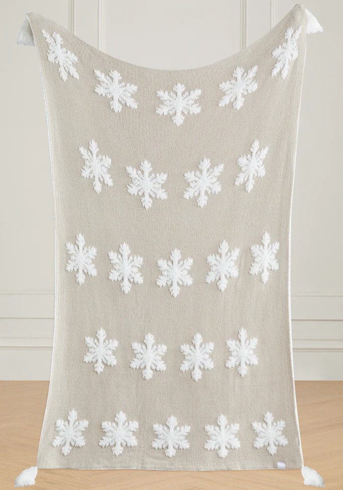 TSC x Amber Massey: 3D Snowflake Buttery Blanket | The Styled Collection