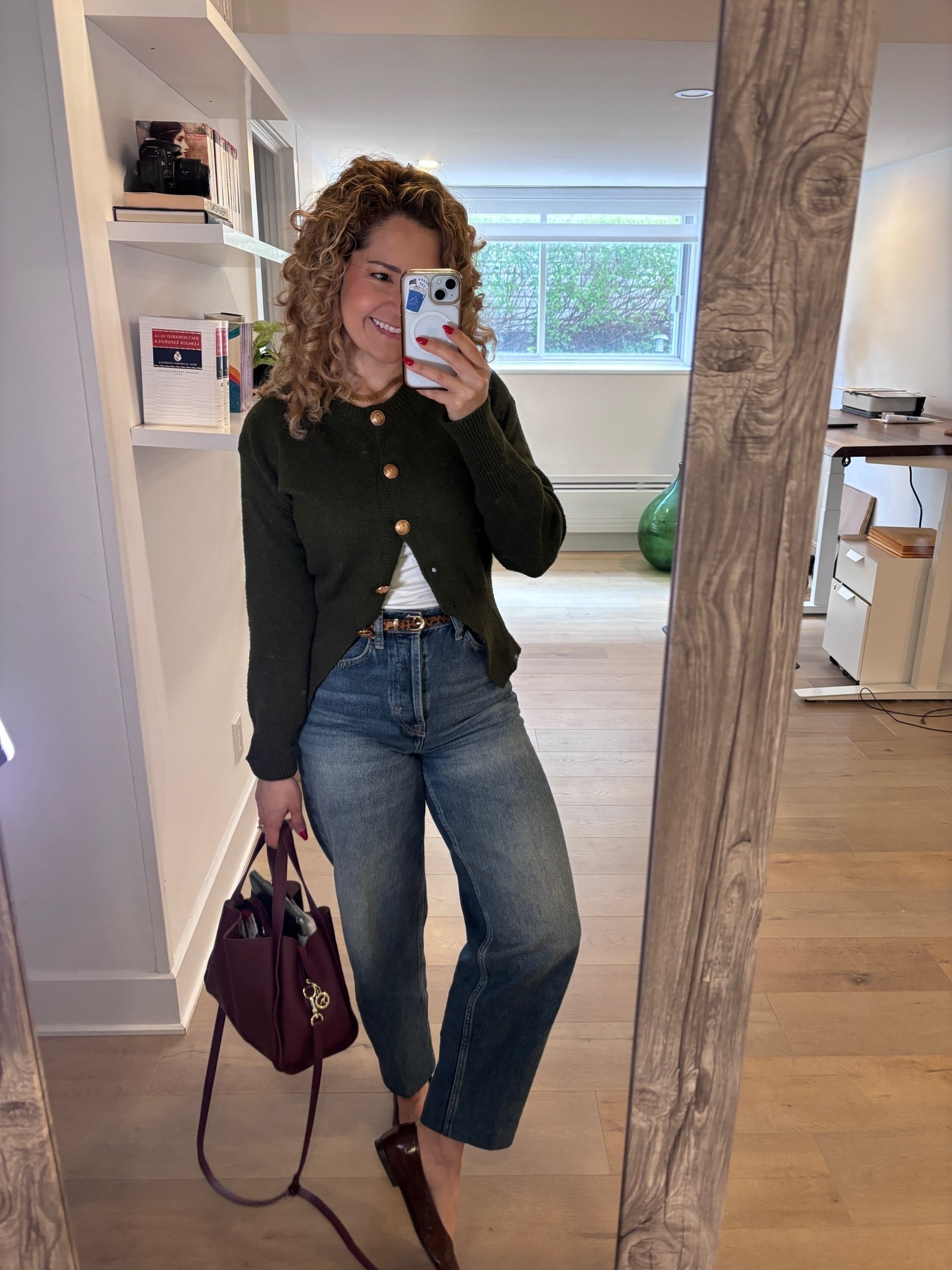 Outfit casual chic con jeans y cardigan

#LTKfall #LTKworkwear #LTKjeans