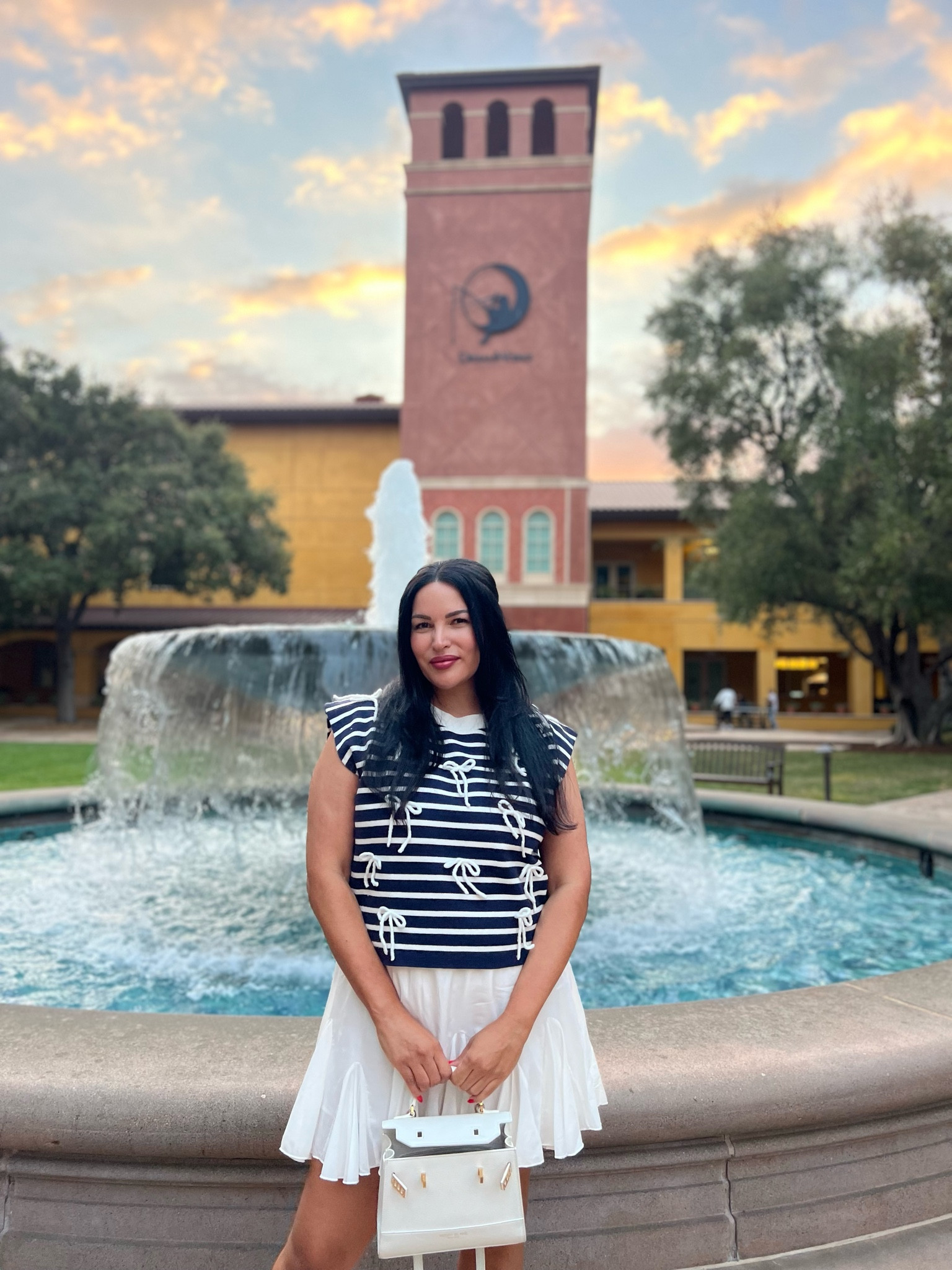 Cutest bow sweater 🎀 

#LTKSeasonal #LTKMidsize #LTKOver40