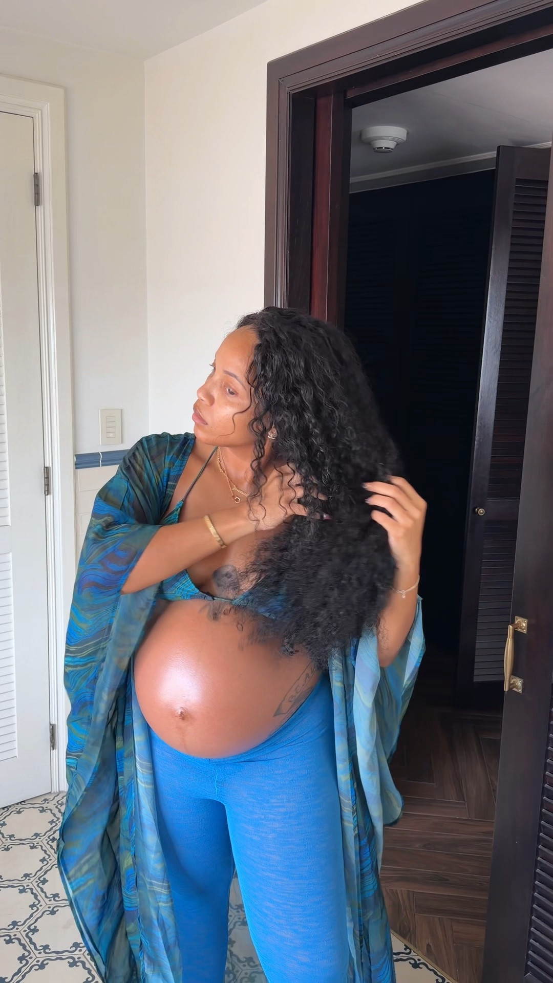 A chit chat for my girlssss while I get ready for a chill pool day in Panama❤️🇵🇦

#LTKBump #LTKmomlife #LTKselfcare