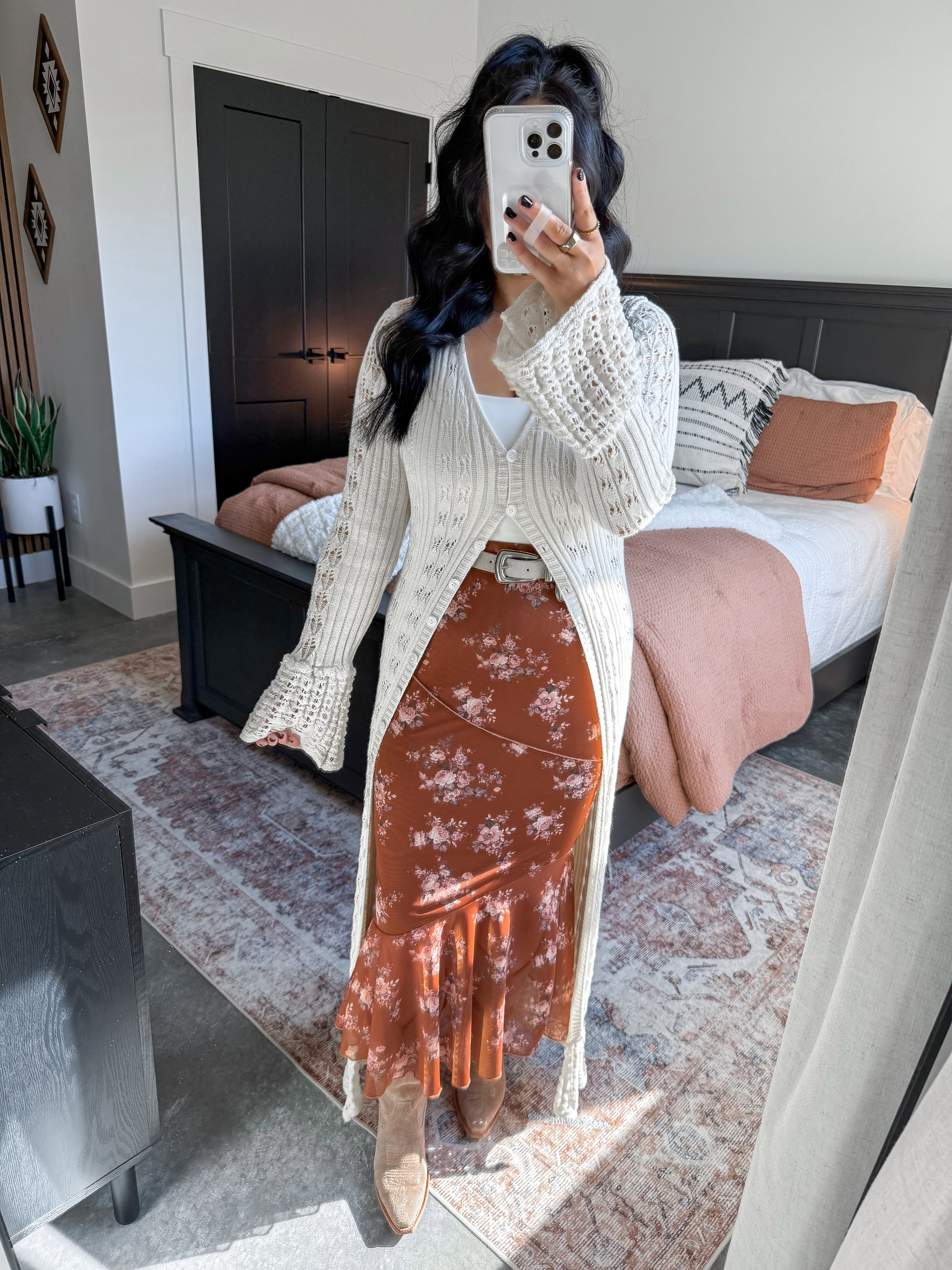 Western Boho Outfit Inspo 🍁🤎

Cardigan - small (00apricot color)
Bodysuit - small (01 white color)
Skirt - small (brown color)
Belt - small

*You can use my code meghan20 on the allie + bess site to save some money for the month of November! 

Not only is this a super cute boho western fall outfit idea for your upcoming country concert or Nashville trip, it would also make the perfect Thanksgiving outfit! 👏🏼 I have styled this skirt in the lighter color multiple times - it's so flattering and one of my favorites! I paired it with a basic white bodysuit and this beautiful boho style knit duster cardigan! Finished the look with this western belt & my Tecovas cowgirl boots. 🤍

 

 

#LTKFindsUnder50 #LTKShoeCrush #LTKFindsUnder100