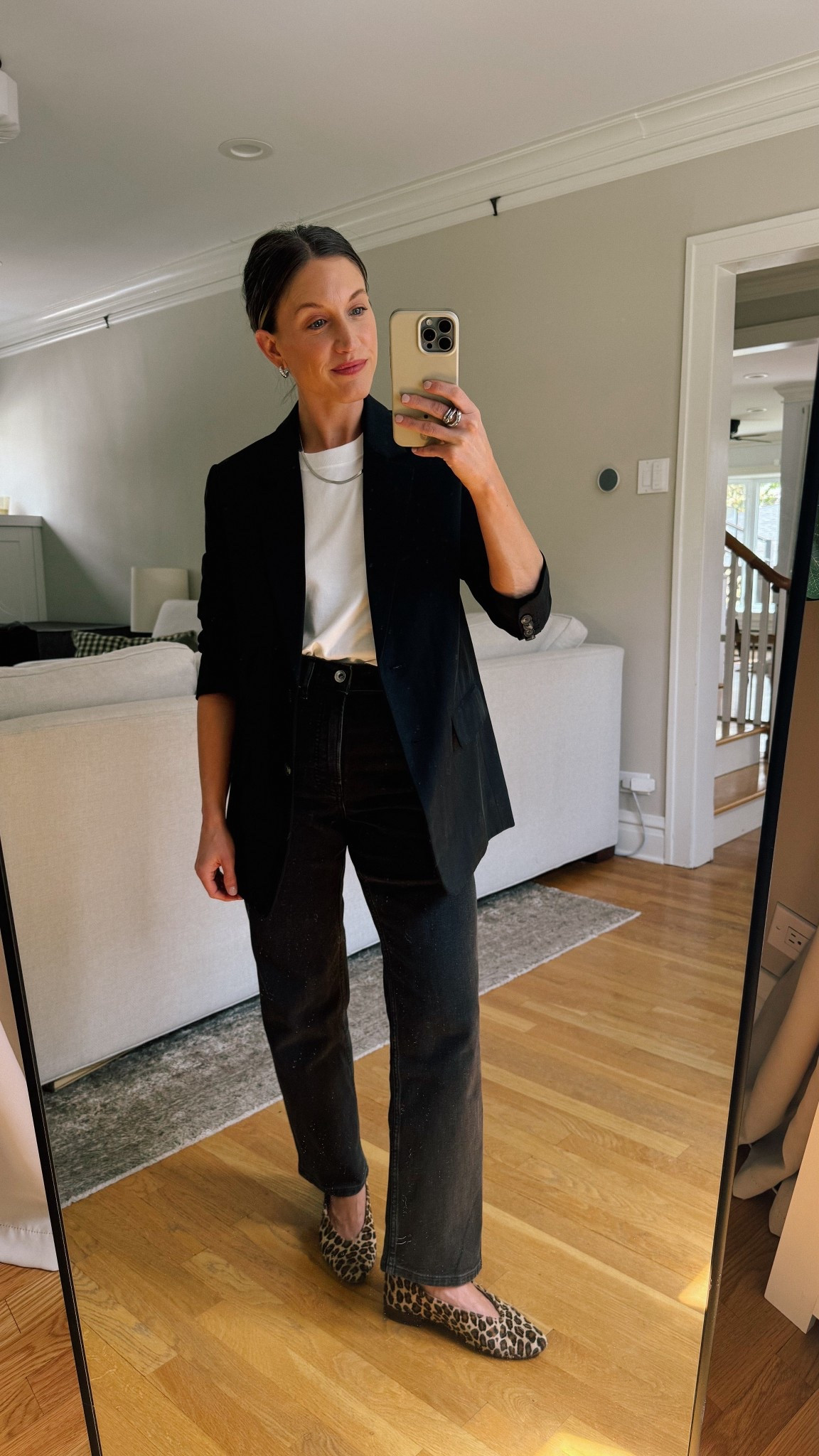 Look of the Day // 4.21

Sèzane tee, XS, TTS for a relaxed fit. Everlane blazer, XS, TTS. Everlane denim, 25, I took my larger size. Sèzane leopard print flats. Quince earrings  

#LTKOver40 #LTKootd #LTKPetite