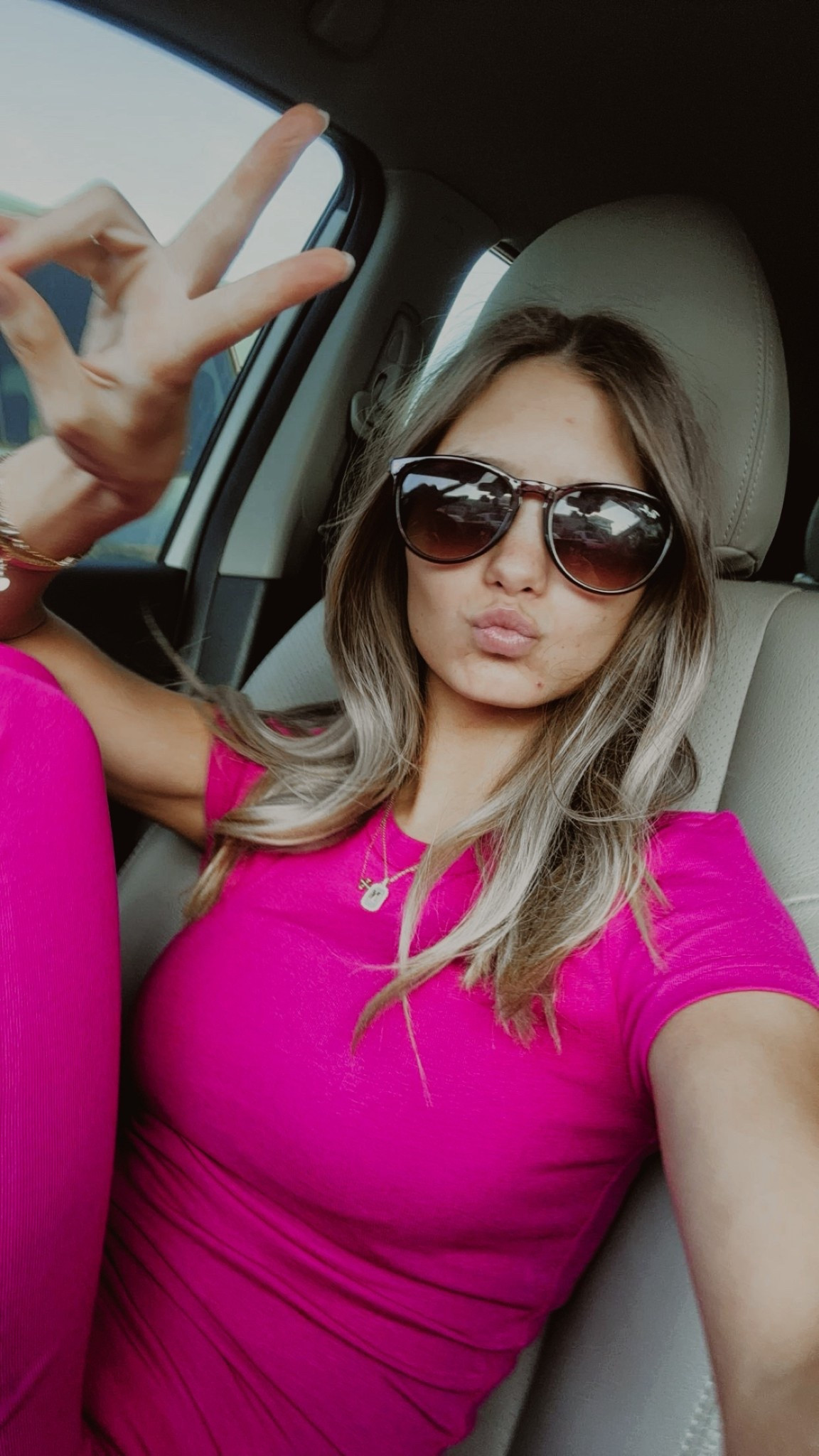 always getting compliments on this set 😚

#LTKFindsUnder50 #LTKBeauty #LTKSeasonal