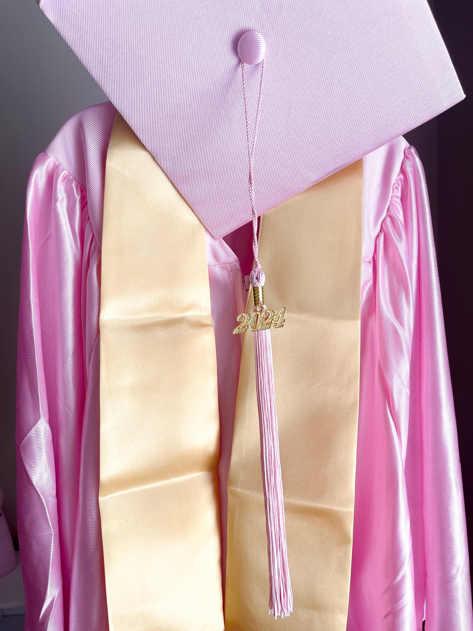 Graduation cap + gown 👩🏽‍🎓

#LTKSeasonal #LTKkids #LTKfindsunder50
