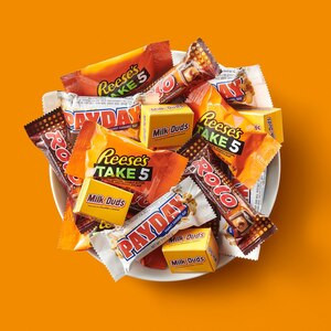 Hershey Snack Size Candy Assorted Caramel Flavored, 23.8 OZ | CVS Health