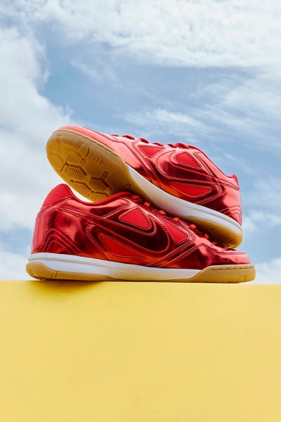 Nike Women's Gato LV8 Sneaker | Urban Outfitters (US and RoW)