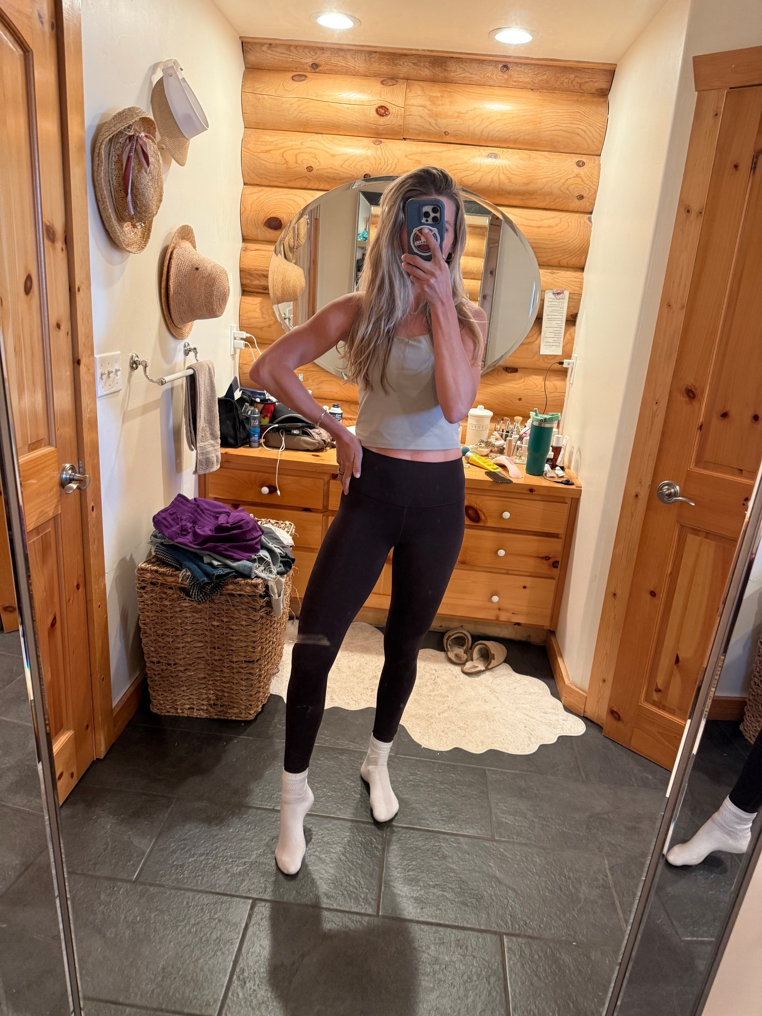 10 mile run details
Double socks 
@lululemon leggings
@amazonfindsandfashion heynuts top

Not pictured running visor and shoes