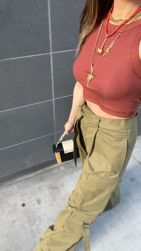 Date night outfit 🧡 Ready to go see a comedy show tonight. Loving this rust color tank top that is under $40! Plus baggy cargo pants forever! 

Date night outfit, date night, spring outfit, summer outfit, crop top, tank top, cargo pants, cargos, The Stylizt 



#LTKStyleTip #LTKFindsUnder100 #LTKFindsUnder50