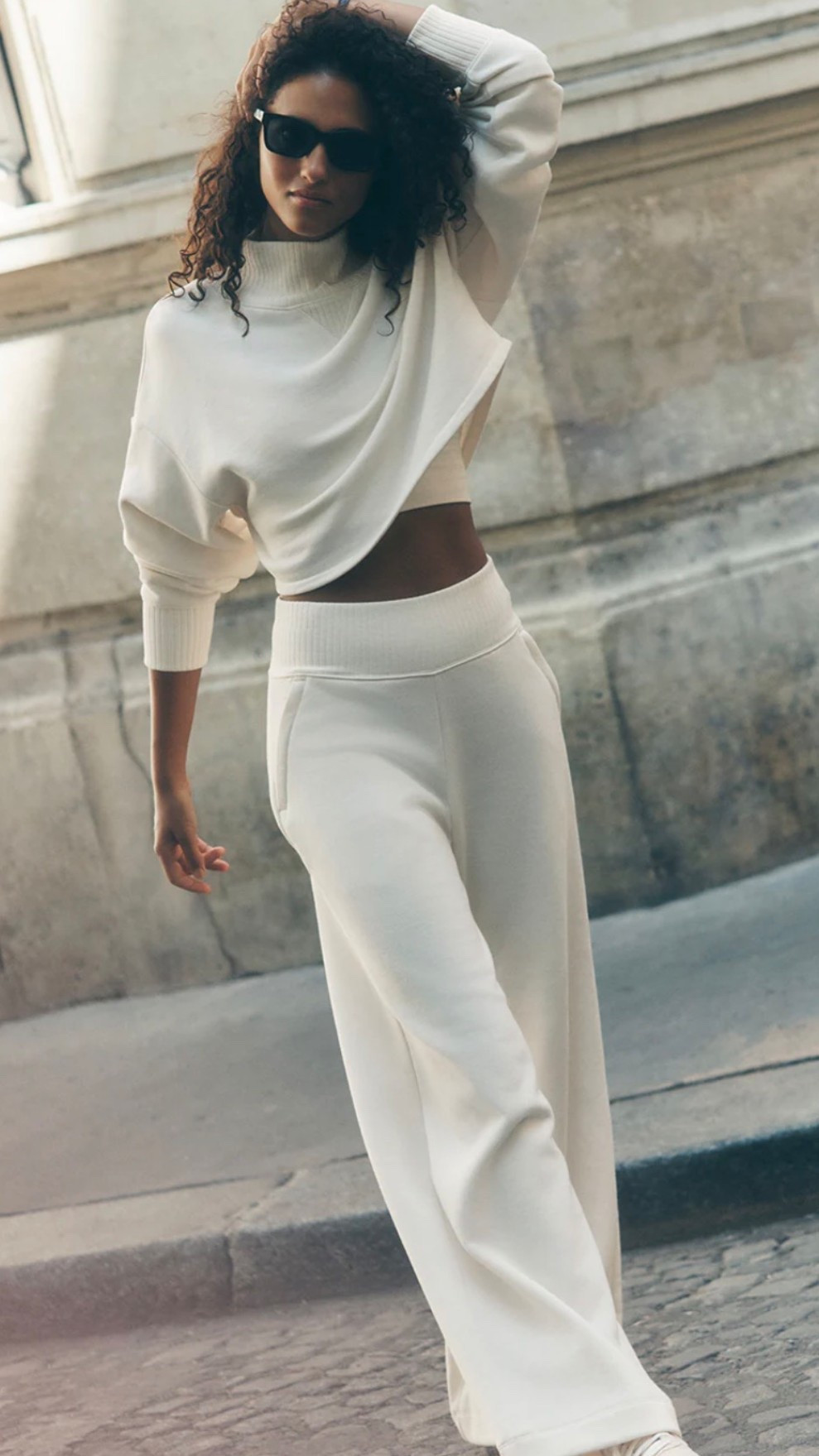 The set everyone is talking about 👀
This Alo fit broke the internet—and for good reason. Buttery soft, sculpting in all the right places, and still somehow elevated enough to grab coffee after your workout.

✨ Style tip: Pair the cropped jacket with wide-leg joggers or layer it under a trench for that off-duty model vibe.
🖤 Shop the viral look before sizes disappear.

#alo #aloleggings #athleisurestyle #ltktrend #viraloutfit #gymtostreet #neutralstyle #fitspo #ltkfinds #aloobsessed 

#LTKActive #LTKU #LTKGiftGuide