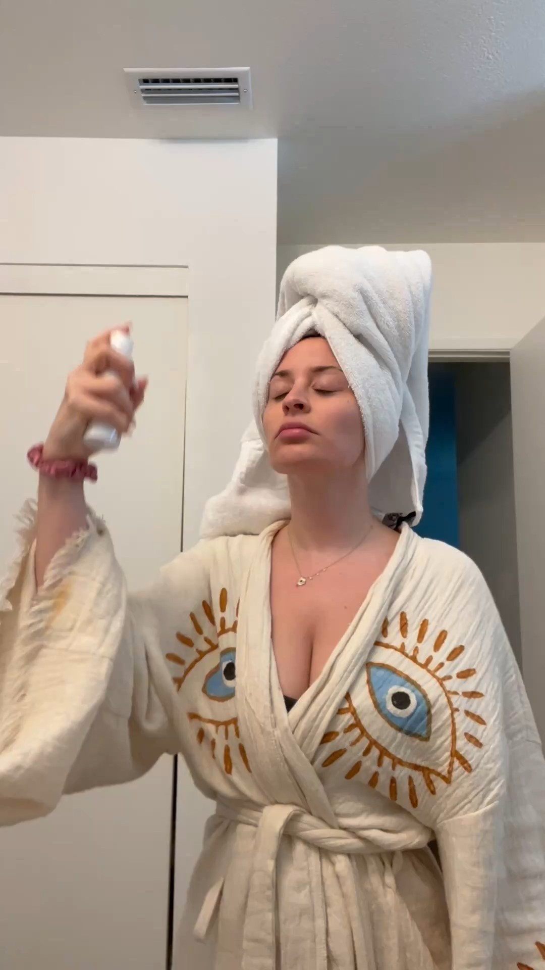 As someone who’s prioritized nervous system care for years, I was shocked how quickly Truvaga helps me regulate. Just 2 minutes of vagus nerve stimulation calms my body and supports mood, digestion, and balance. Inner peace doesn’t have to be hard. #TruvagaPartner  
#TruvagaSpringIntoWellness

#LTKHome #LTKU #LTKTravel