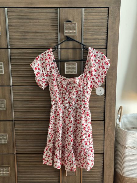 Cute little spring dress! So cute and has an open back 😍 there’s also other color options! Got a size XS — spring outfit, spring dress, vacation outfit

#LTKfindsunder50 #LTKsalealert #LTKSeasonal