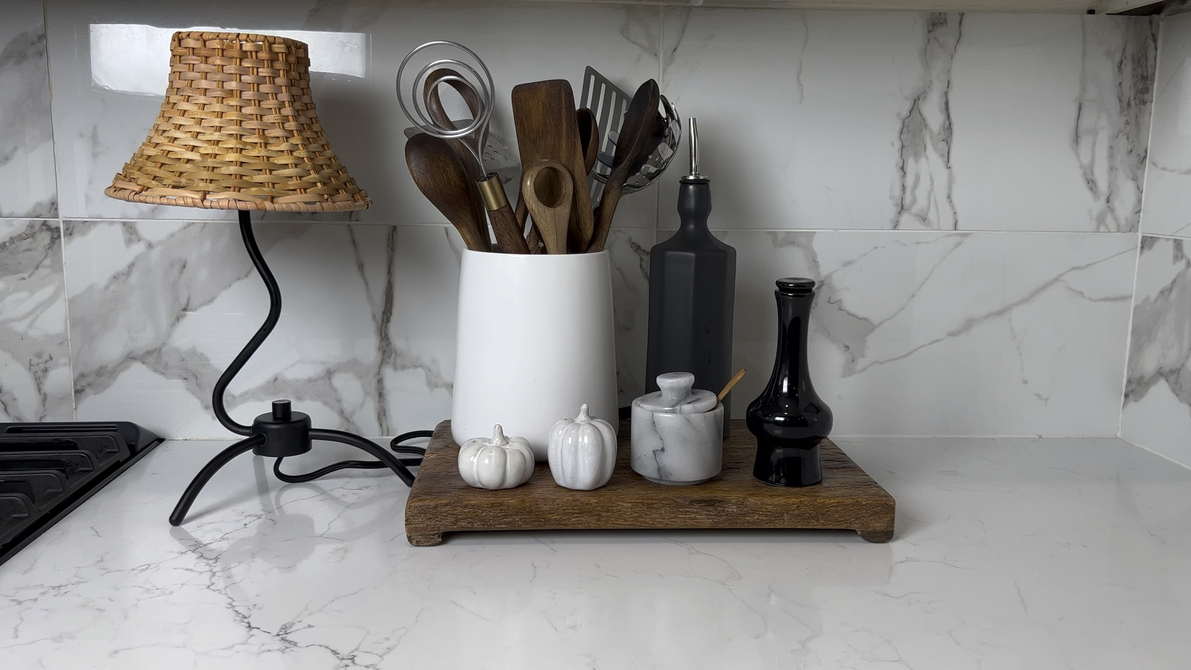 Crate and barrel kitchen utensils 

Kitchen must haves, crate and barrel kitchen, cb2 lamp, oil bottle, salt cellar, vinegar bottle 

#LTKstyletip #LTKVideo #LTKparties