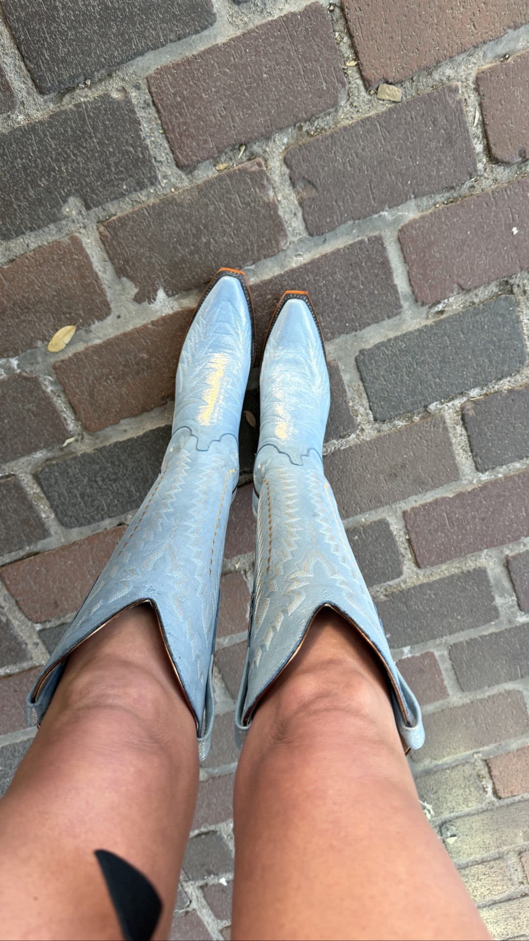 And suddenly, my new @lucchese  Bootmaker become my whole personality. I’ve been on the search for the indigo Pricillas for a hot second, it was meant to be when we stumbled into the store at the stockyards and they had my size. #western #westernfashion #OOTD

#LTKootd #LTKmomlife #LTKgrwm