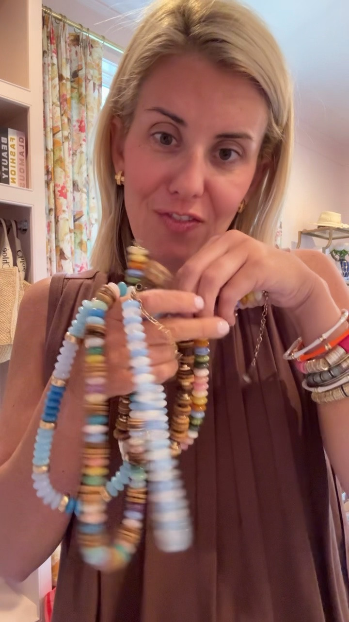 I’m always an accessorize kind of girl! My go-favorites are Allie + Bess, Baublebar, Erin McDermott and Julie Vos. 

*Code Catherine30 for 30% off at Allie + Bess ends tonight! 
*Code CHRISTMAS50 at Erin McDermott for 2 hours only!!

#LTKdayinmylife #LTKstorytime #LTKSaleAlert
