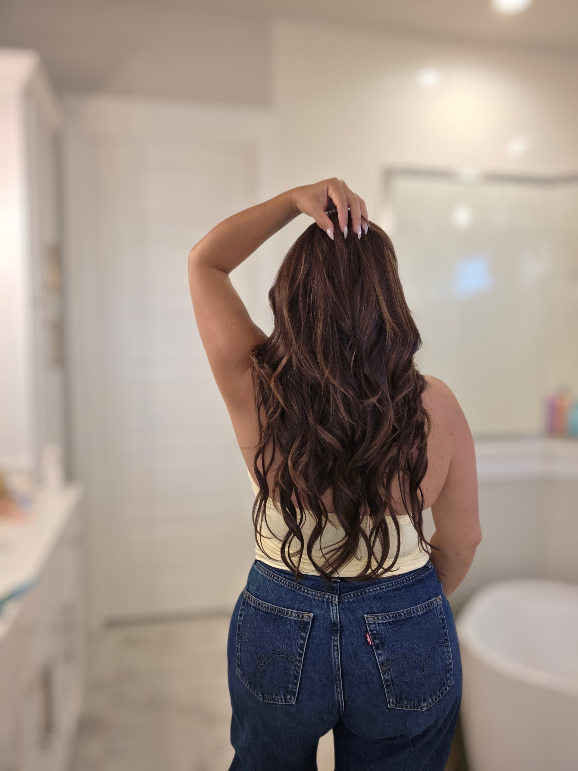 Obsessed is an understatement 🤎These clip-in extensions are how I get my long hair look—perfect color match from dark brown to chestnut 🤌🏽I’m wearing 22” & the quality is sooo good in my opinion.Not sponsored, just love them!

