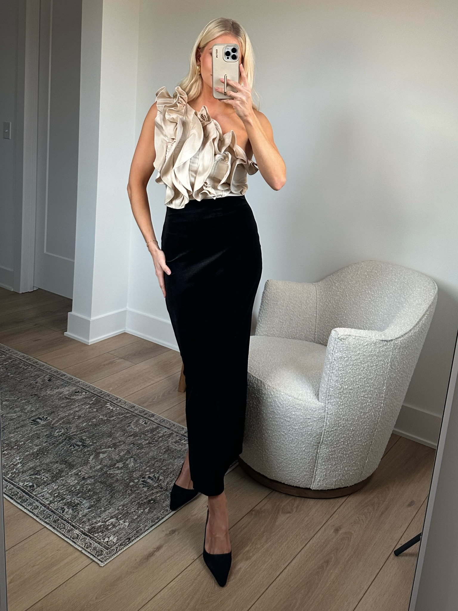 Holiday Looks from Dynamite. ✨

I’m wearing a small in both my top and skirt. Shoes are true to size.

#kathleenpost #dynamite #holidayoutfit @dynamiteclothing #dynamitestyle #ad

#LTKCyberWeek #LTKHoliday #LTKparties