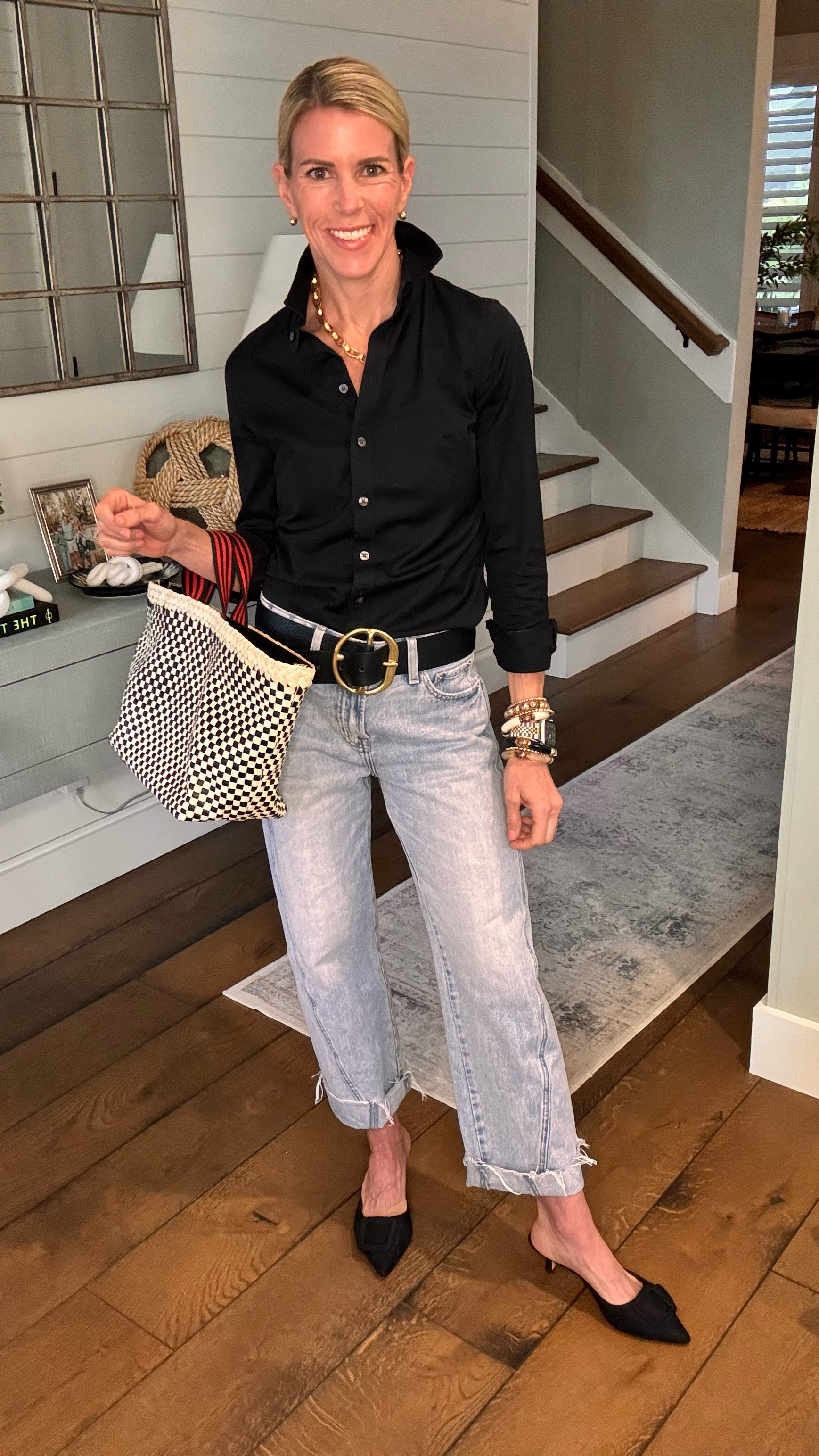 When you need a grab and go look - you can’t go wrong with a classic black button down 🤍🖤

#LTKStyleTip #LTKOver40 #LTKWatchNow