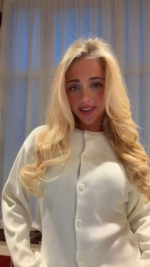 ☁️

cardigan, spring outfit, structured cardigan, low rise jeans, flared jeans 

 #LTKuk #LTKspring #LTKjeans